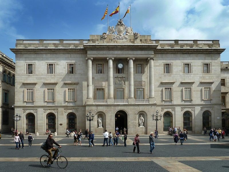 Ocho de cada diez ayuntamientos catalanes incurren en deficiencias contables