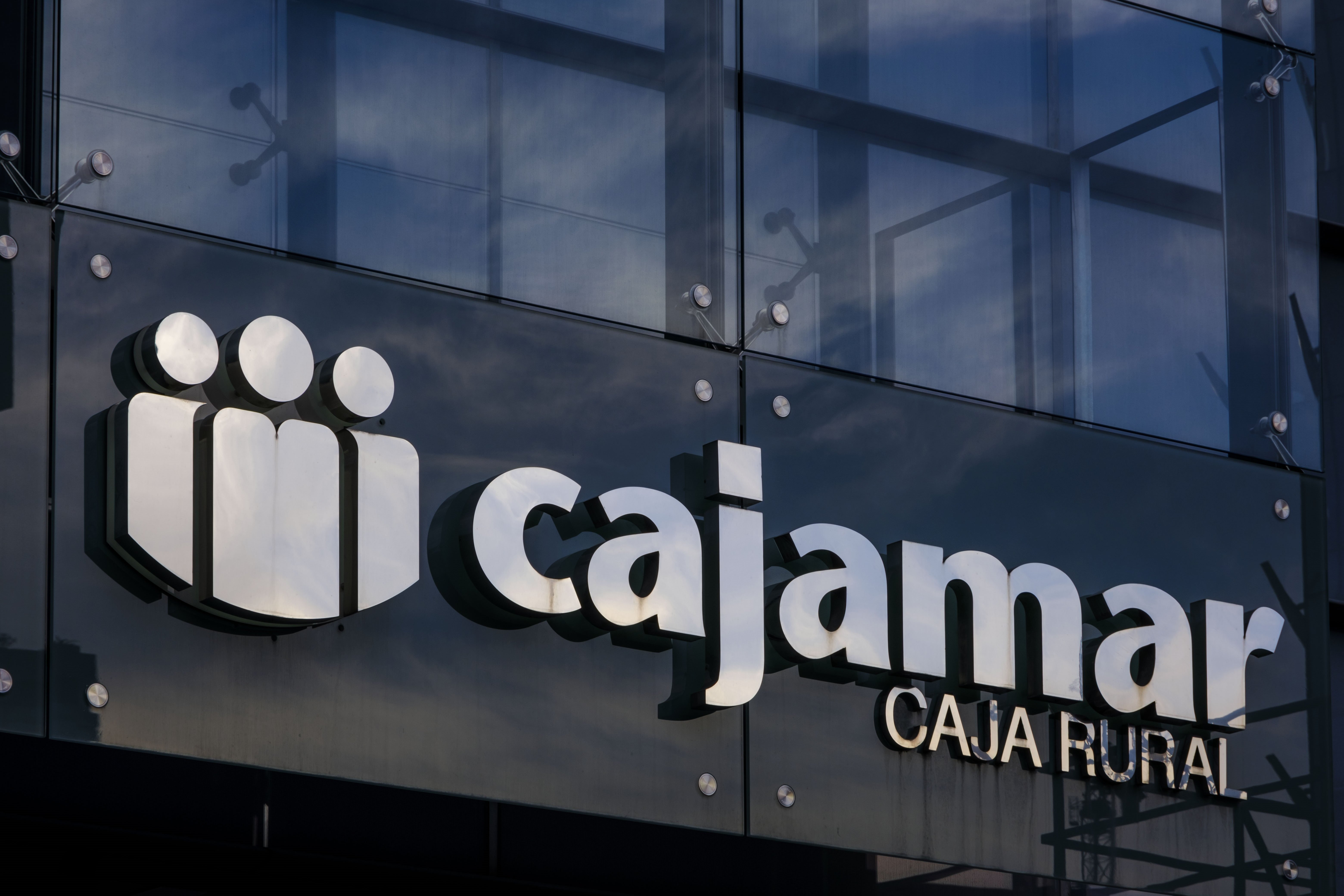 Cajamar, Targobank y Caja de Ingenieros suben los depósitos hasta el 3%
