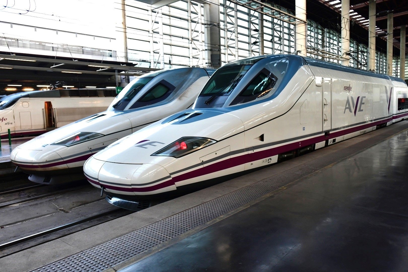 Renfe torna a beneficis amb la tirada de Setmana Santa, Sant Jordi i la Feria de Abril