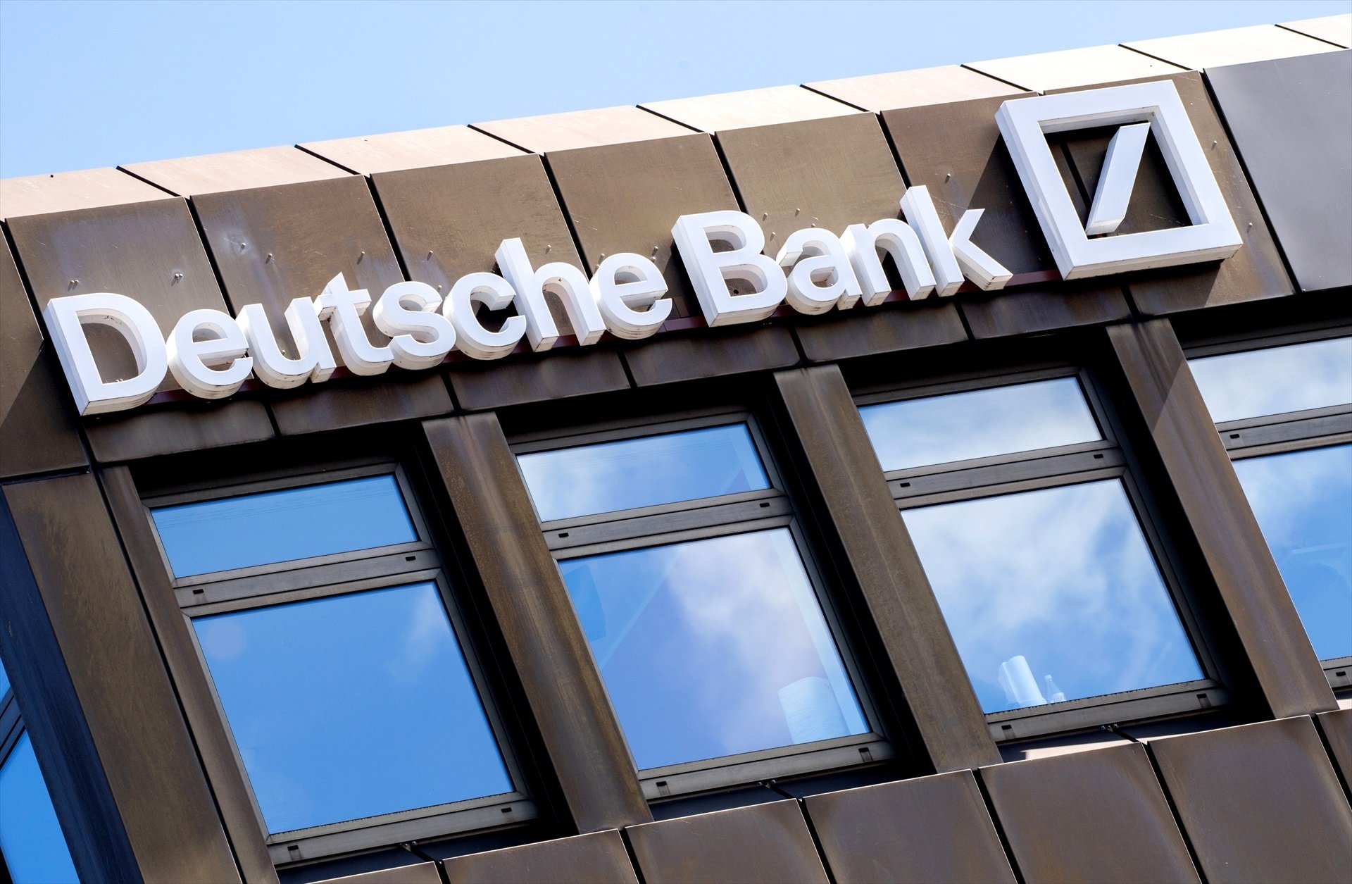 Deutsche Bank ofrece 360 euros por domiciliar nóminas de más de 2.000 euros