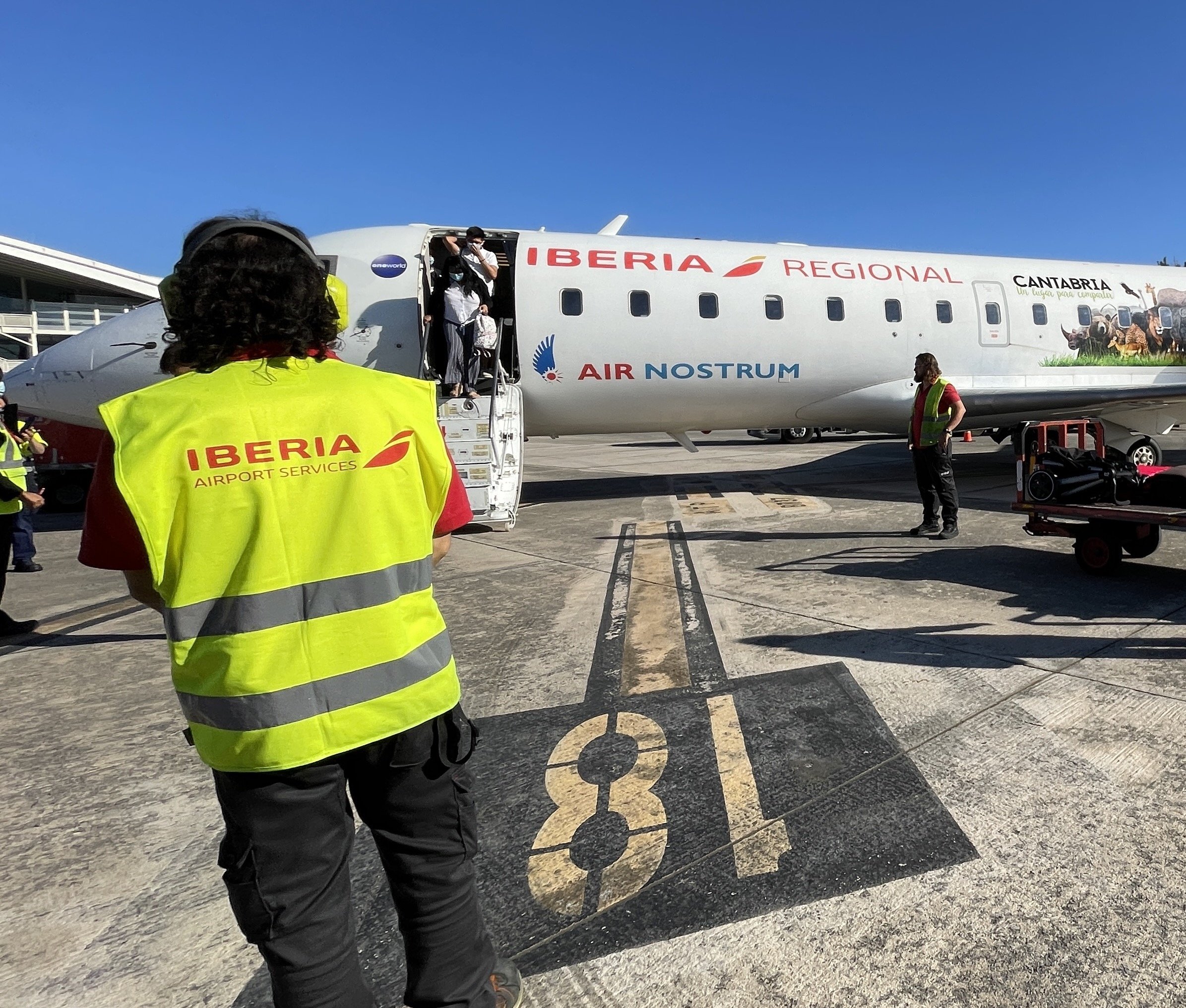 Los pilotos del Sepla desconvocan la huelga indefinida en Air Nostrum, que recupera la actividad