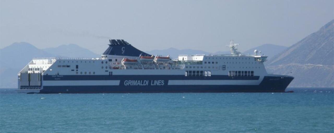 Grimaldi juega al 'Tetris' para ganar espacio de carga en la bodega de los barcos que opera