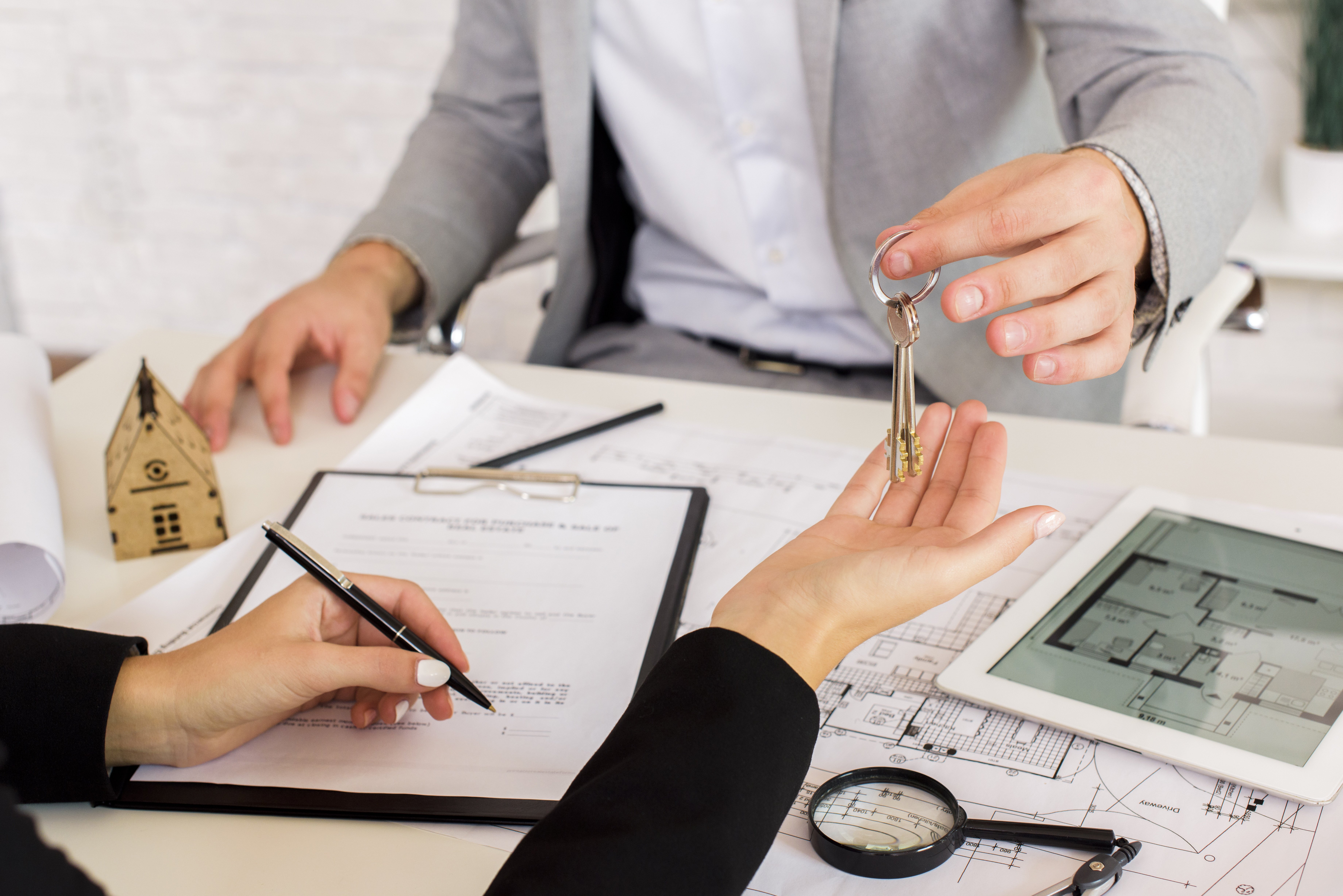 El 41% de les immobiliàries continua cobrant al llogater els honoraris del lloguer