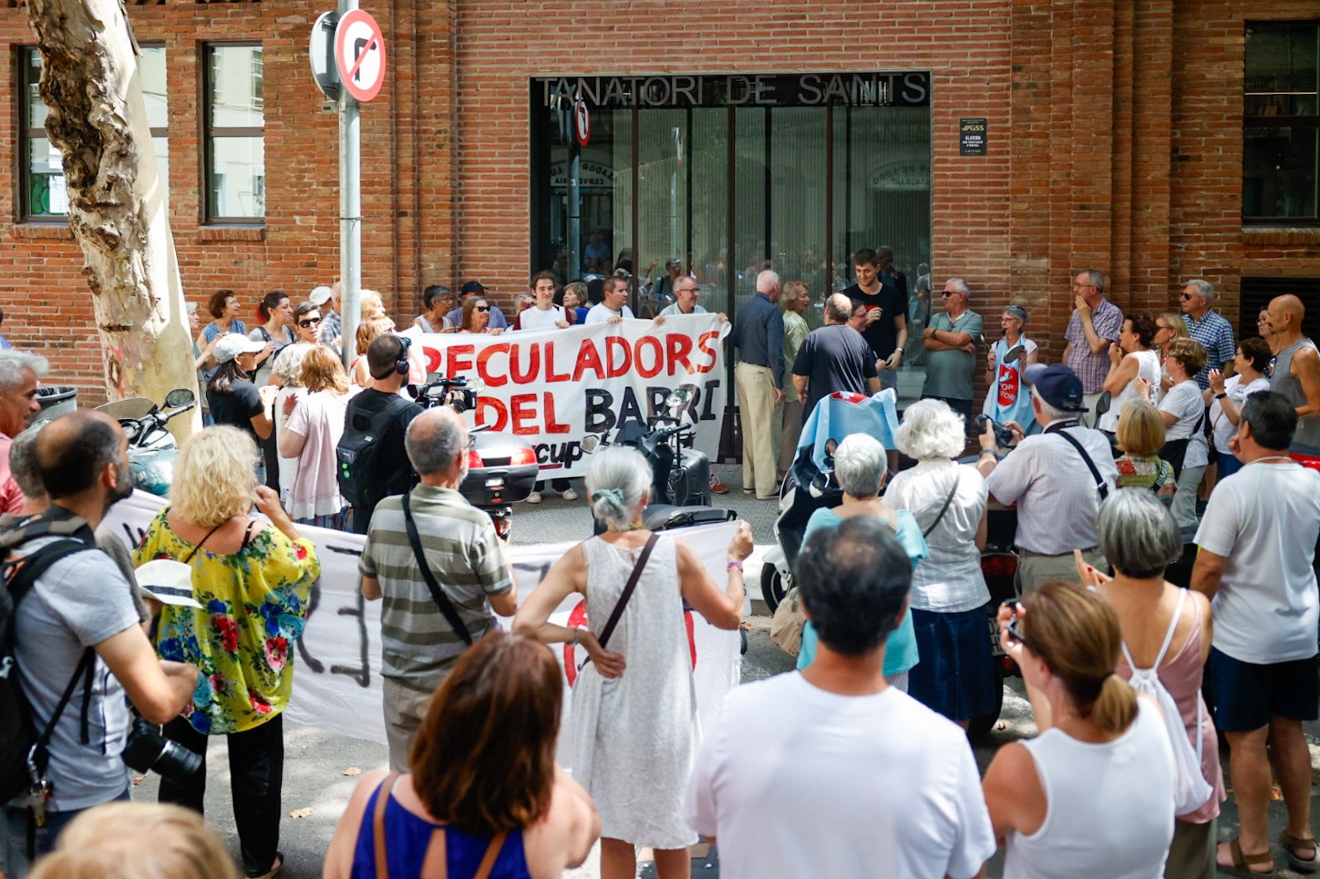 El polémico Tanatorio de Sants, en números rojos
