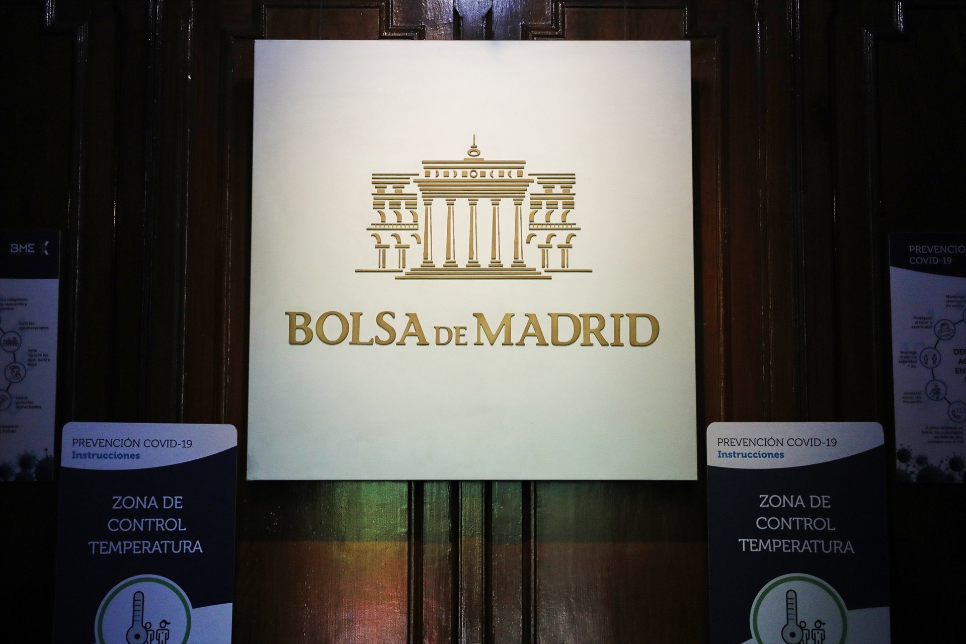 L'Ibex-35 baixa un 0,08% en l'obertura a l'espera de l'arrencada de resultats als Estats Units