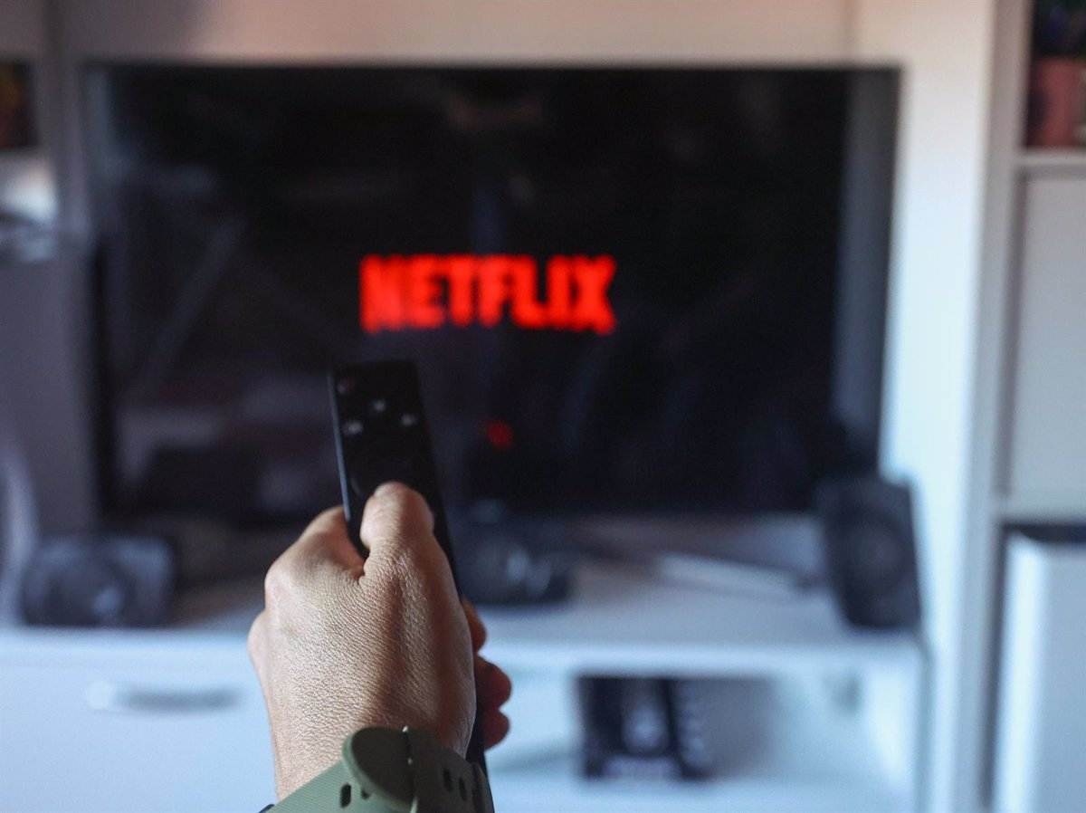 Netflix gana un 9,2% más en España, hasta los 9,5 millones, y reparte su primer dividendo