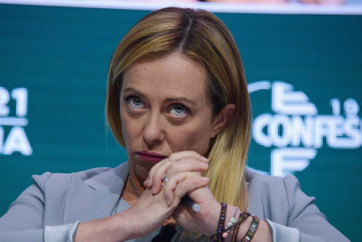 Meloni suaviza el impuesto a la banca tras el desplome bursátil del sector