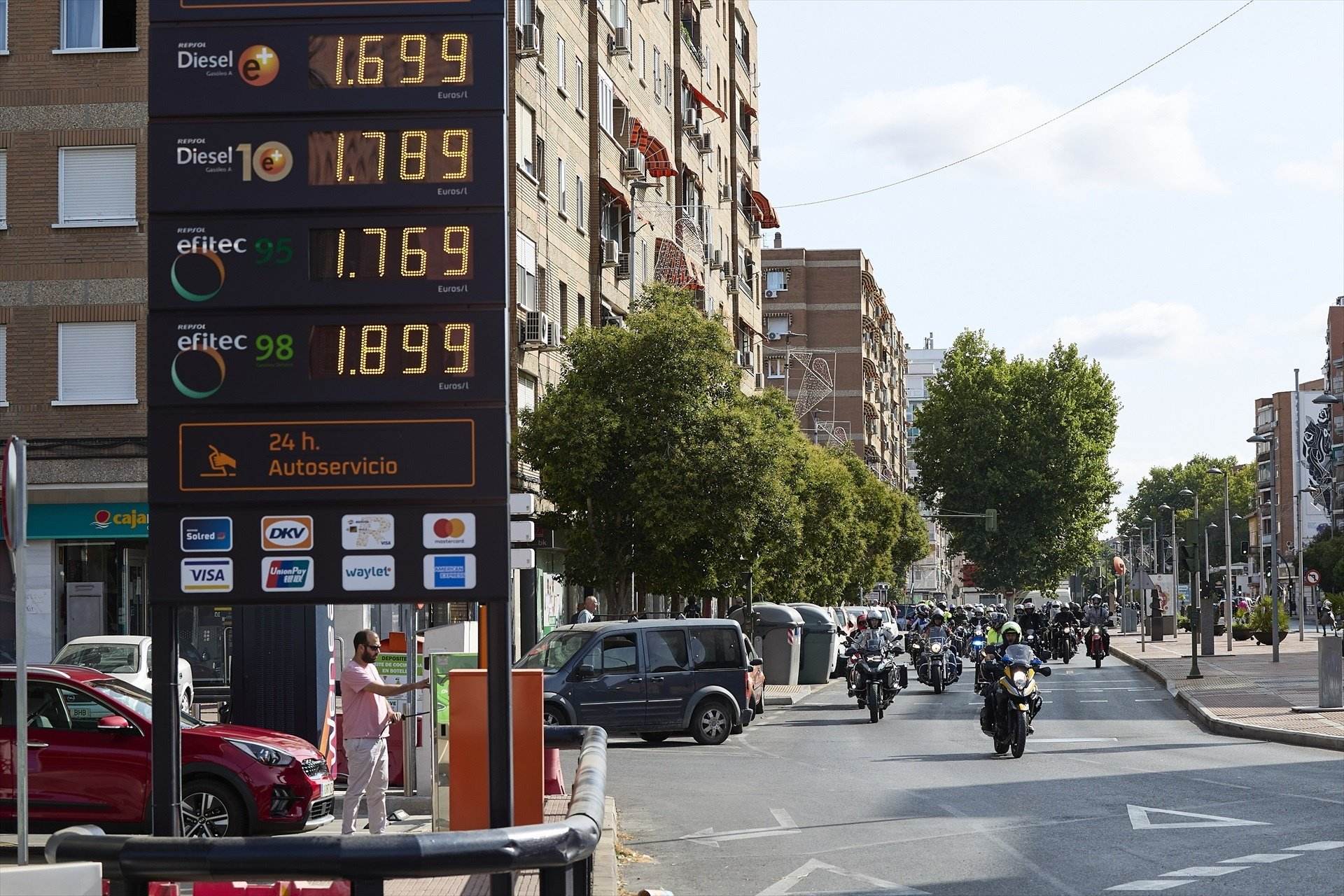 El diésel se encarece un 12% y la gasolina más de un 7% en plenas vacaciones de verano