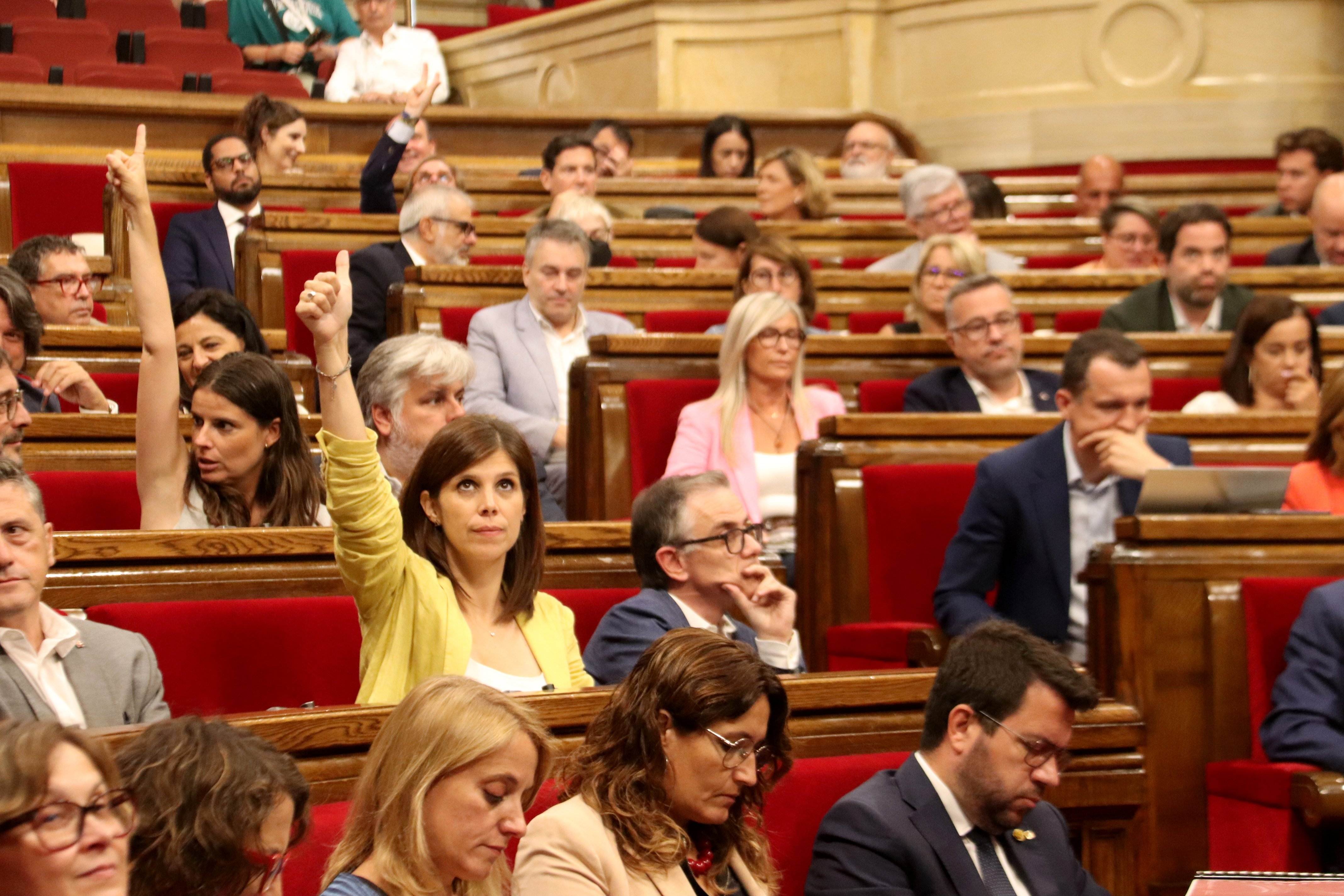 El Parlament porta la llei d’habitatge al Constitucional entre retrets d’ERC i Junts