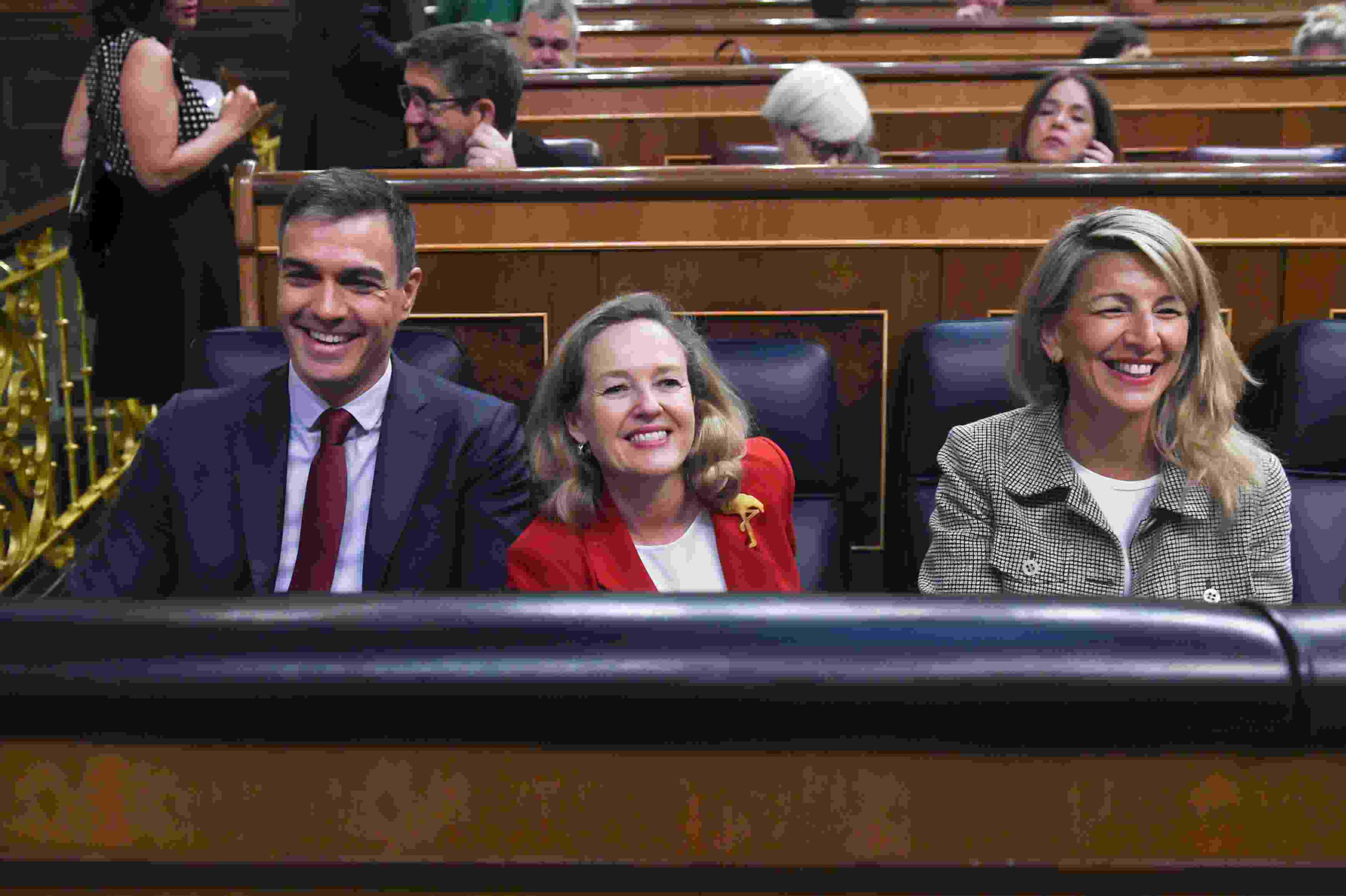 Díaz dice a Calviño que no “se puede consentir” la operación en Telefónica