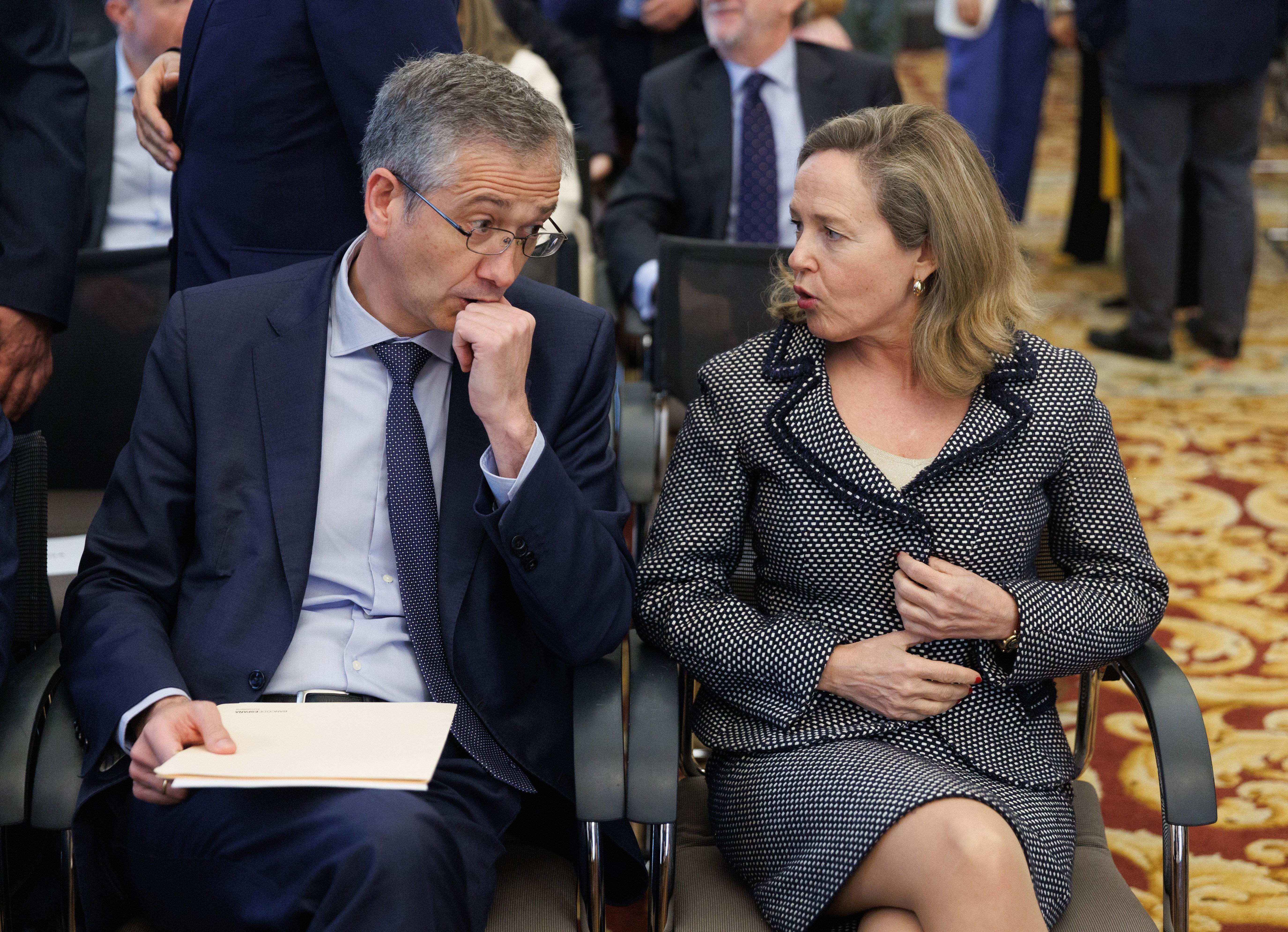 El Banc d'Espanya alerta que l'economia es debilita, però la inflació segueix a l'alça