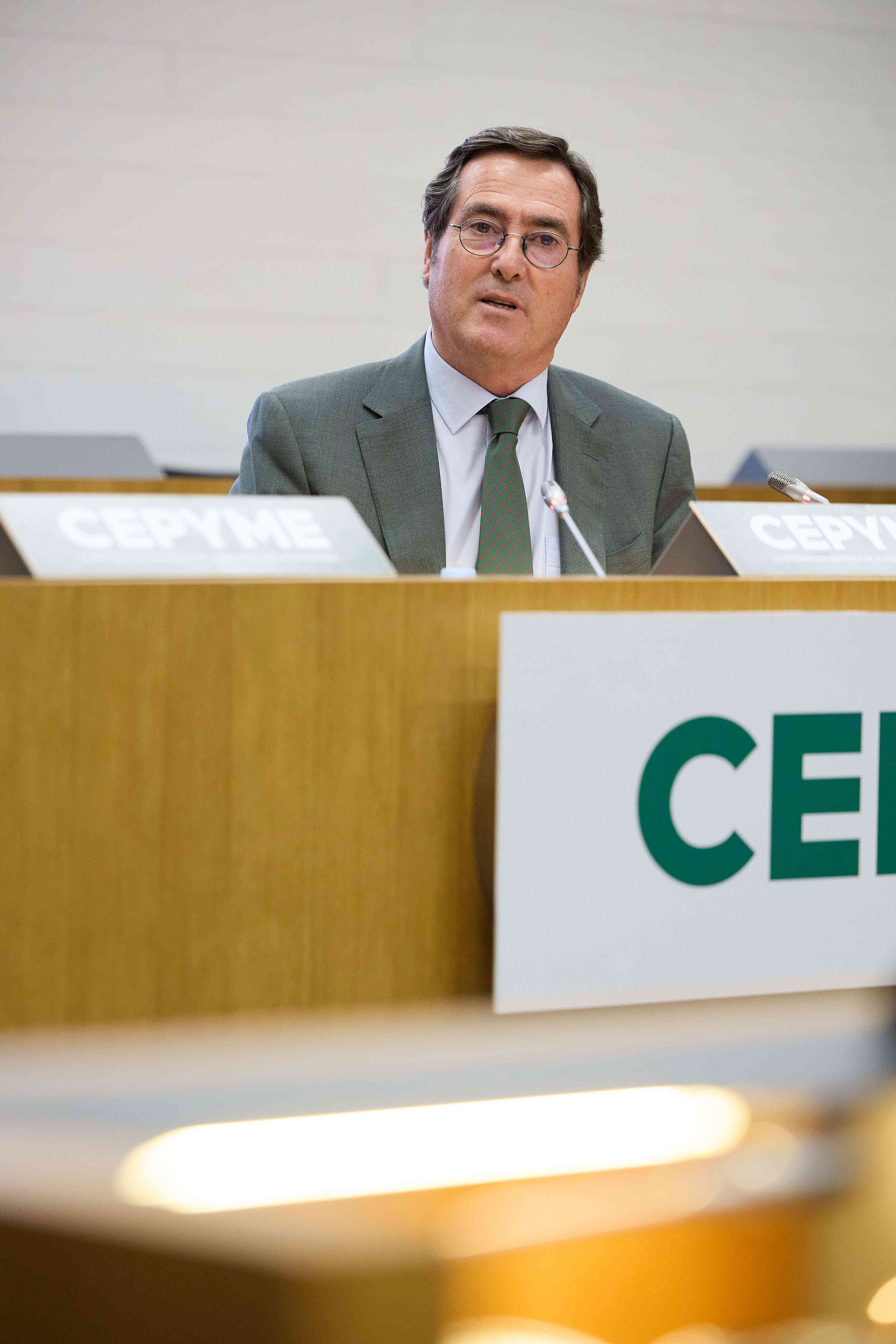 Garamendi demana una norma per compatibilitzar el subsidi amb una feina