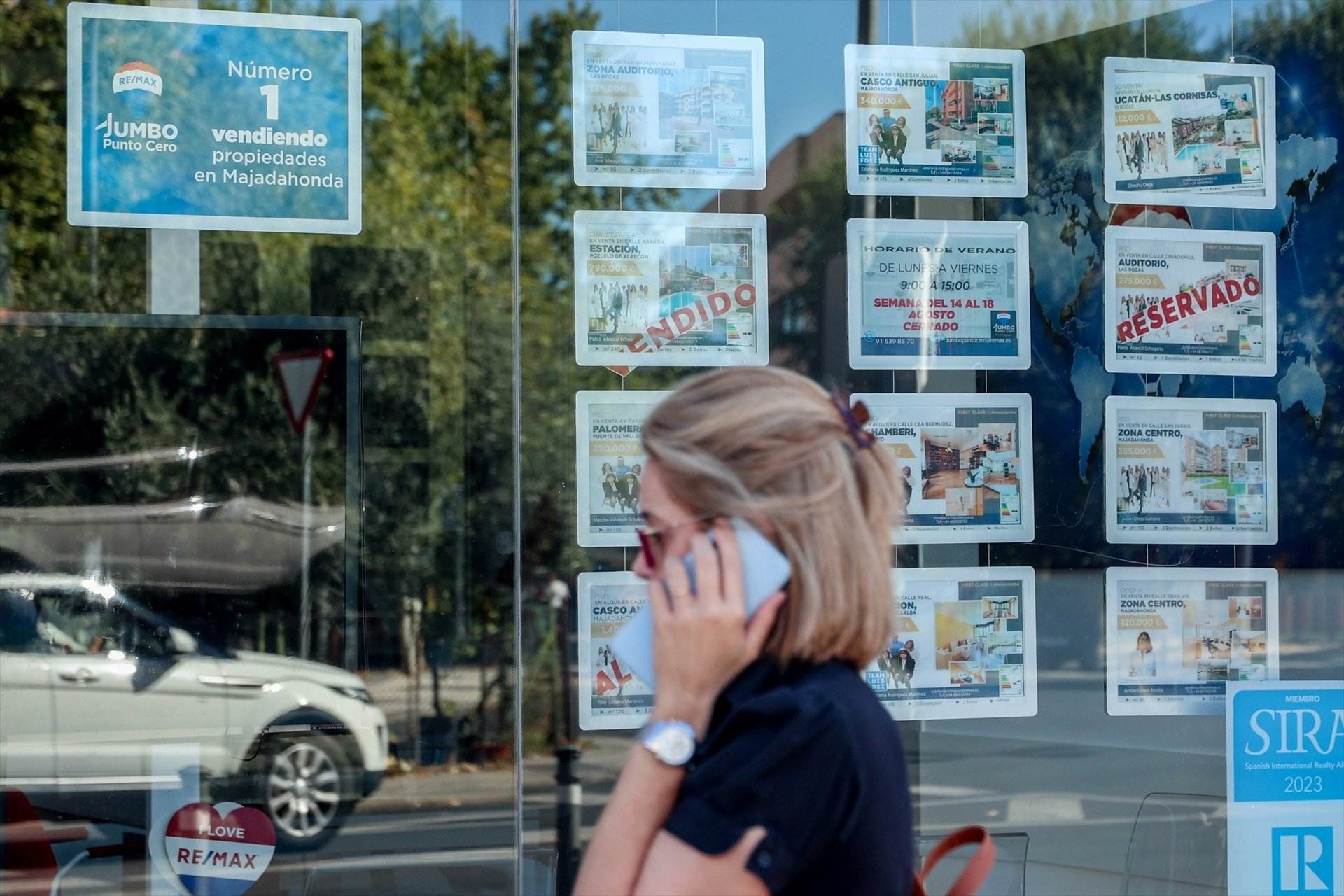 La compra d'habitatge cau més del 17% a l'agost i les hipoteques s'enfonsen gairebé el 27%