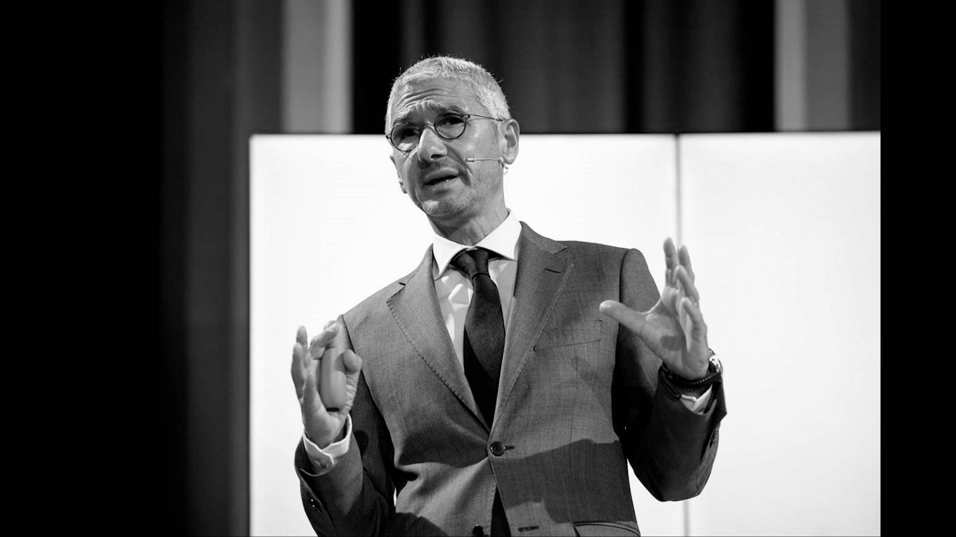 Óscar Vela