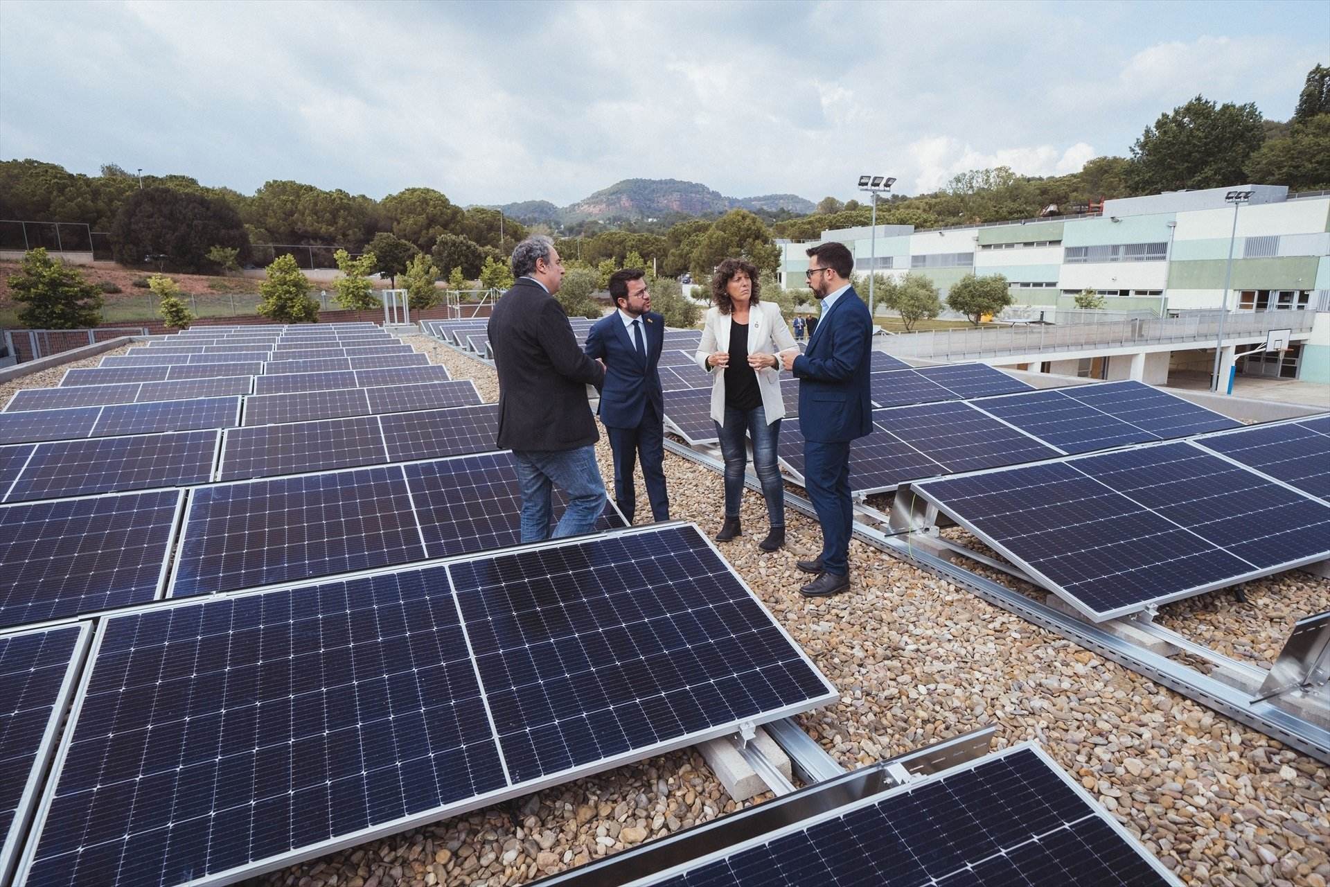 La Generalitat intenta tapar amb l'èxit de l'autoconsum el fracàs en renovables