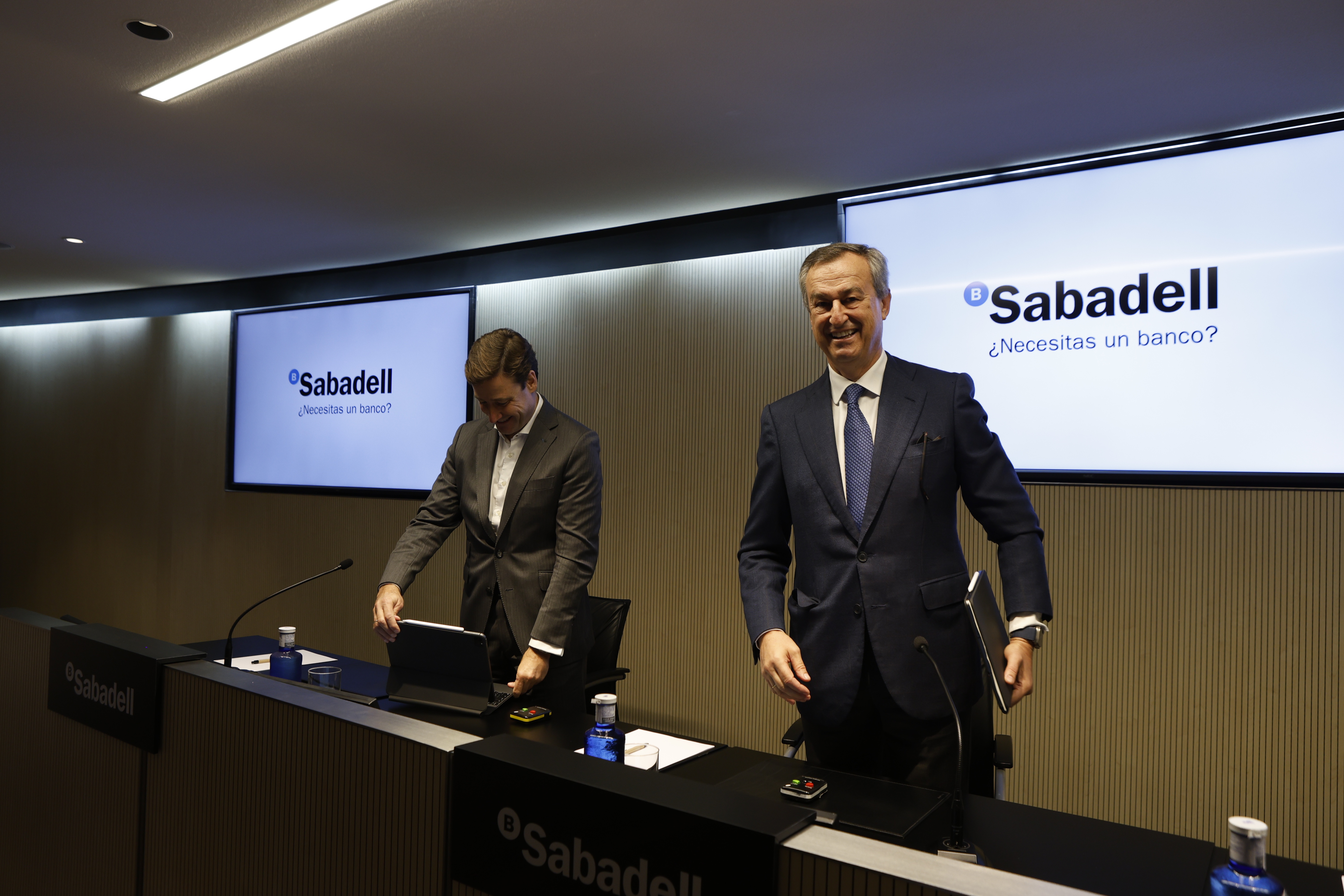 El consejero delegado y el director financiero de Sabadell