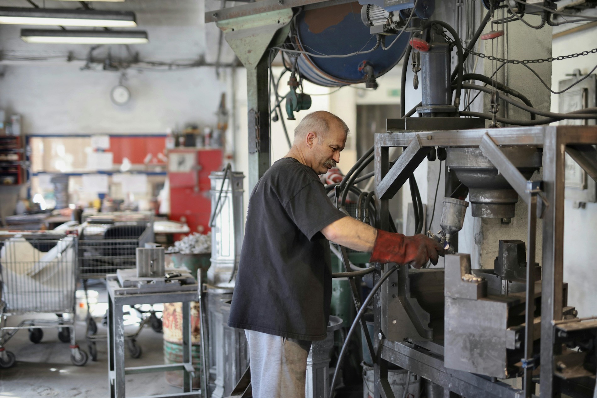 L’economia catalana creix per sobre de l’espanyola, però només per una dècima