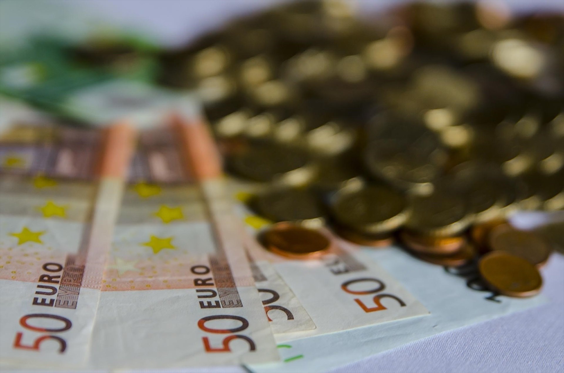 EuropaPress 1292219 monedas moneda billete billeteseuro euros capital efectivo metalico riqueza (1)