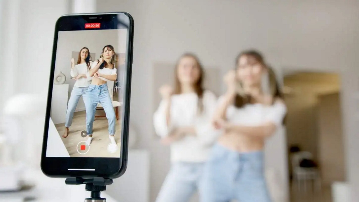 Emprendimiento femenino en TikTok: así hacen negocios los jóvenes a través de las redes