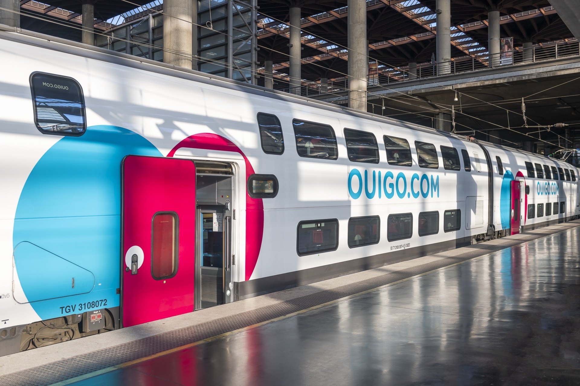 La irrupció d'Ouigo i Iryo rebaixa un 40% el preu del tren d'alta velocitat