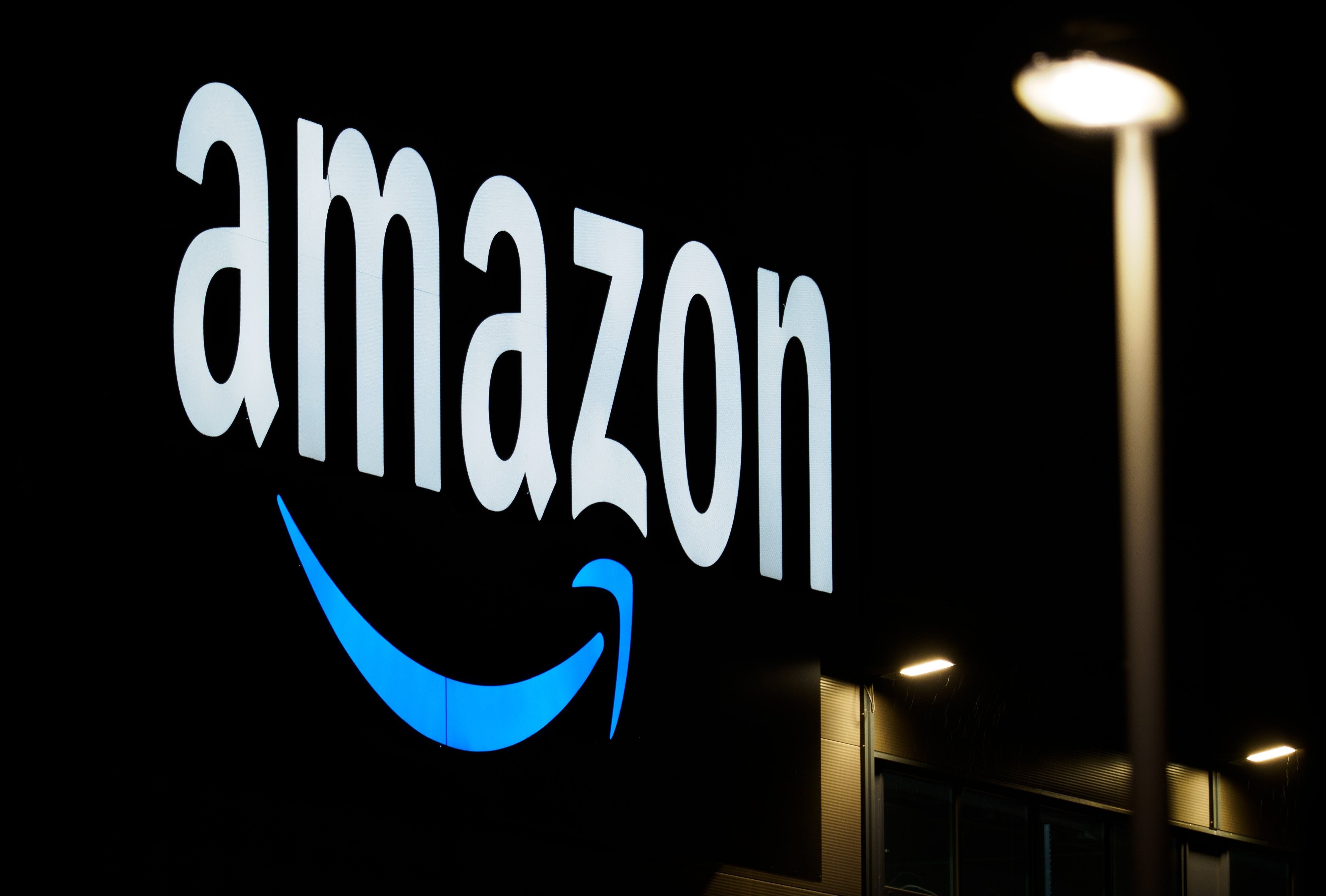 Els treballadors d'Amazon aniran a vaga en ple Black Friday