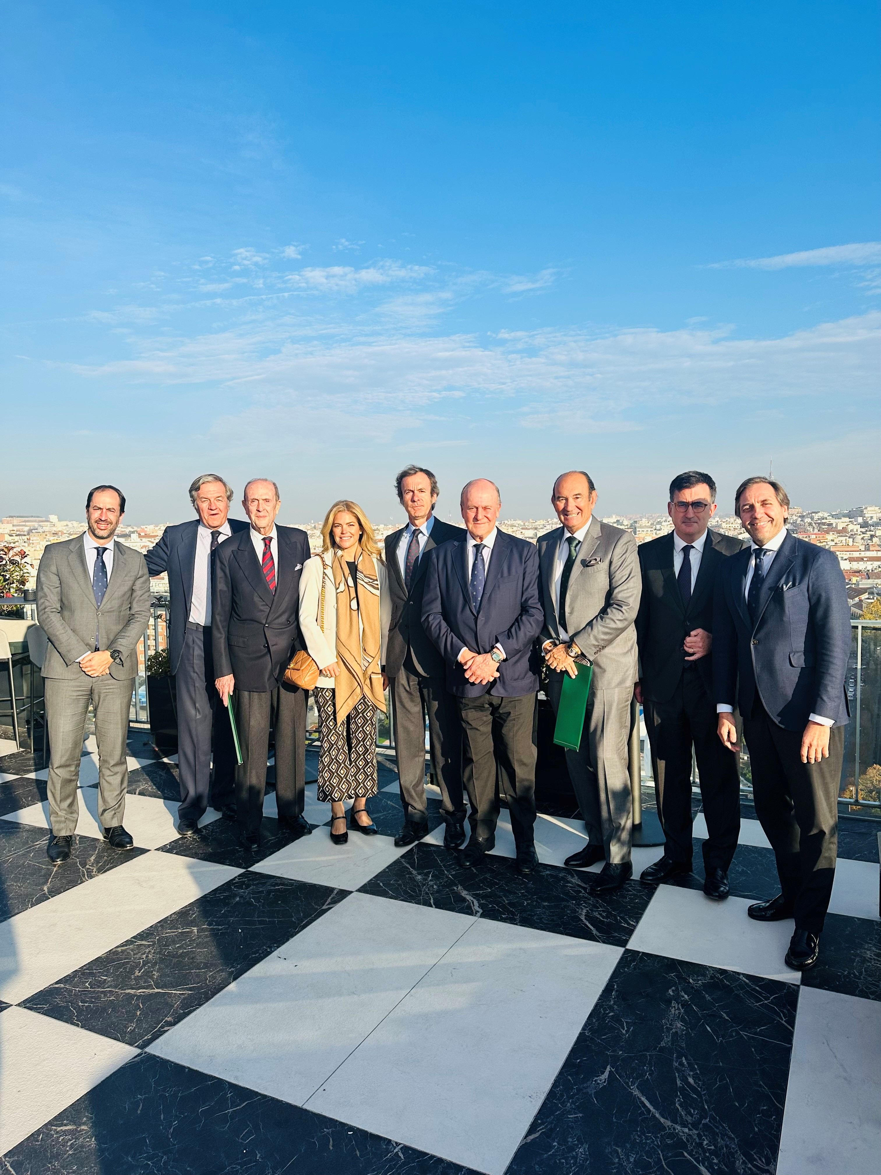 David Galán, Jorge Villavechia, Juan Peláez, Cristina Valls-Taberner, Joaquín Güell, Enrique Lacalle, Félix Revuelta, Alberto Valls y Antonio Gámiz en la primera reunión del Consejo Asesor del club en Madrid / Círculo Ecuestre