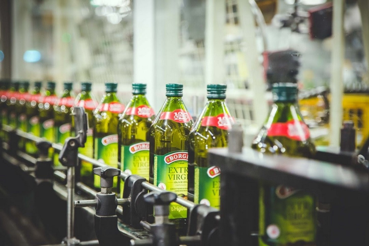 EuropaPress 4253503 botellas aceite oliva borges