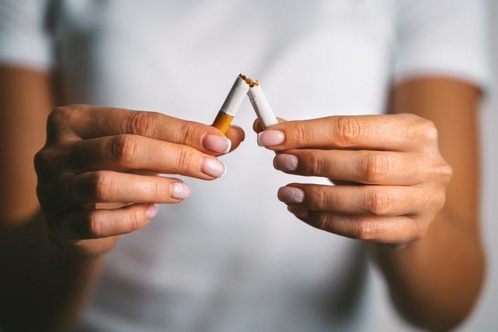 Cambiar el hábito de fumar tabaco por productos alternativos representaría un 2,3% del PIB en positivo