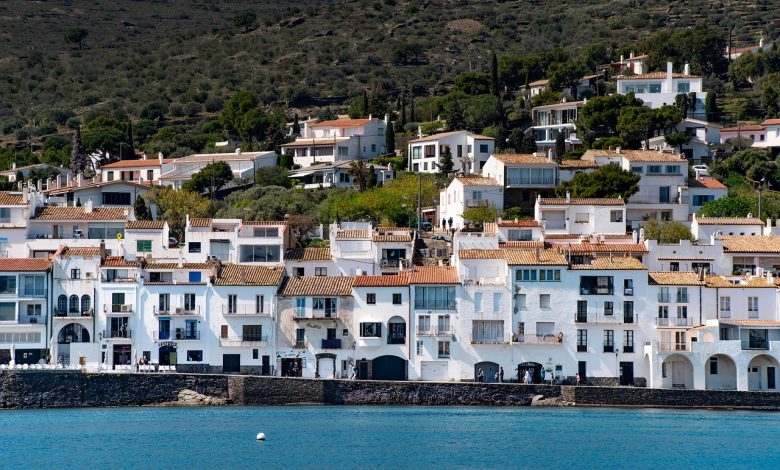 Catalunya té quatre pisos buits per cada habitatge turístic