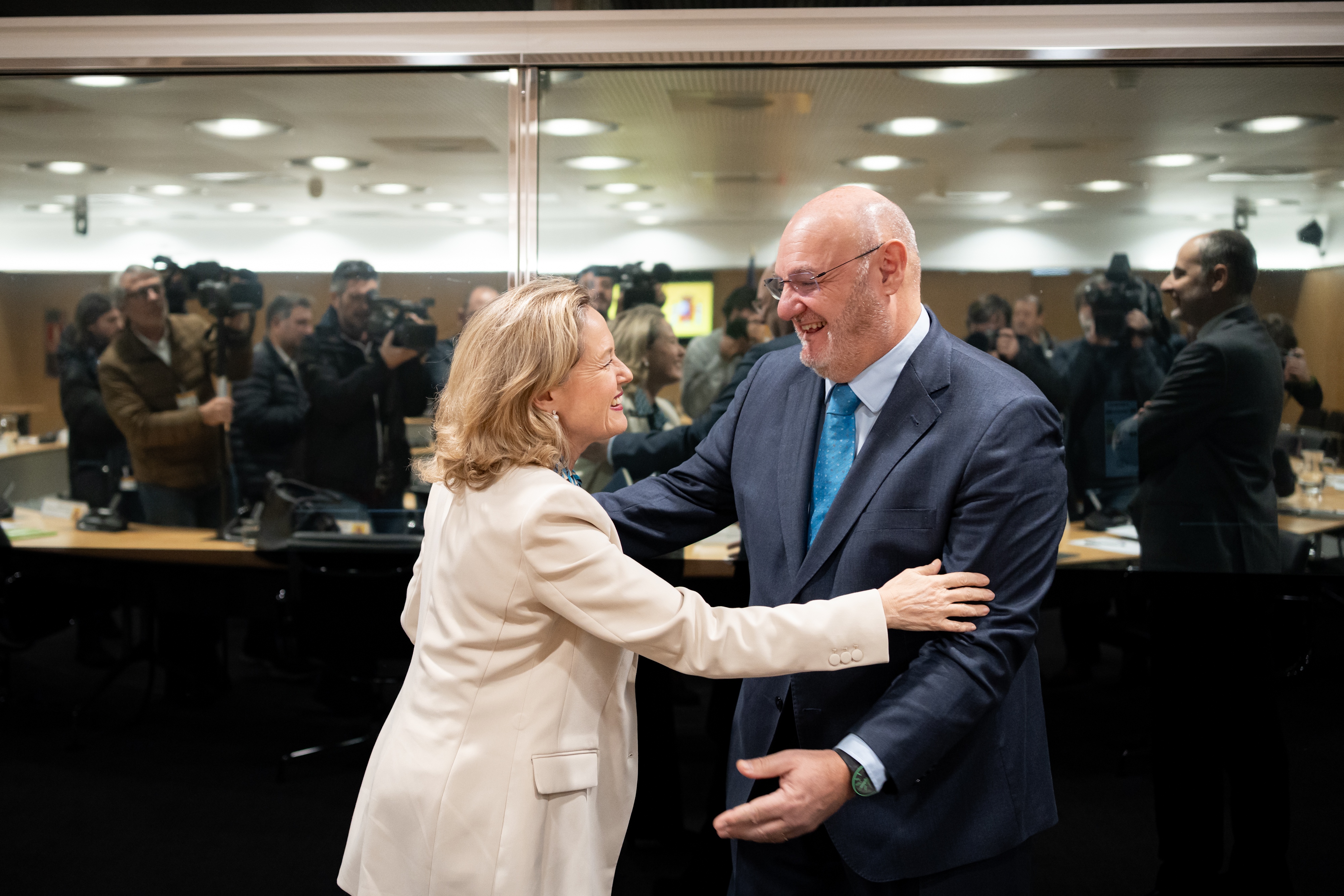 Nadia Calviño y José María Méndez