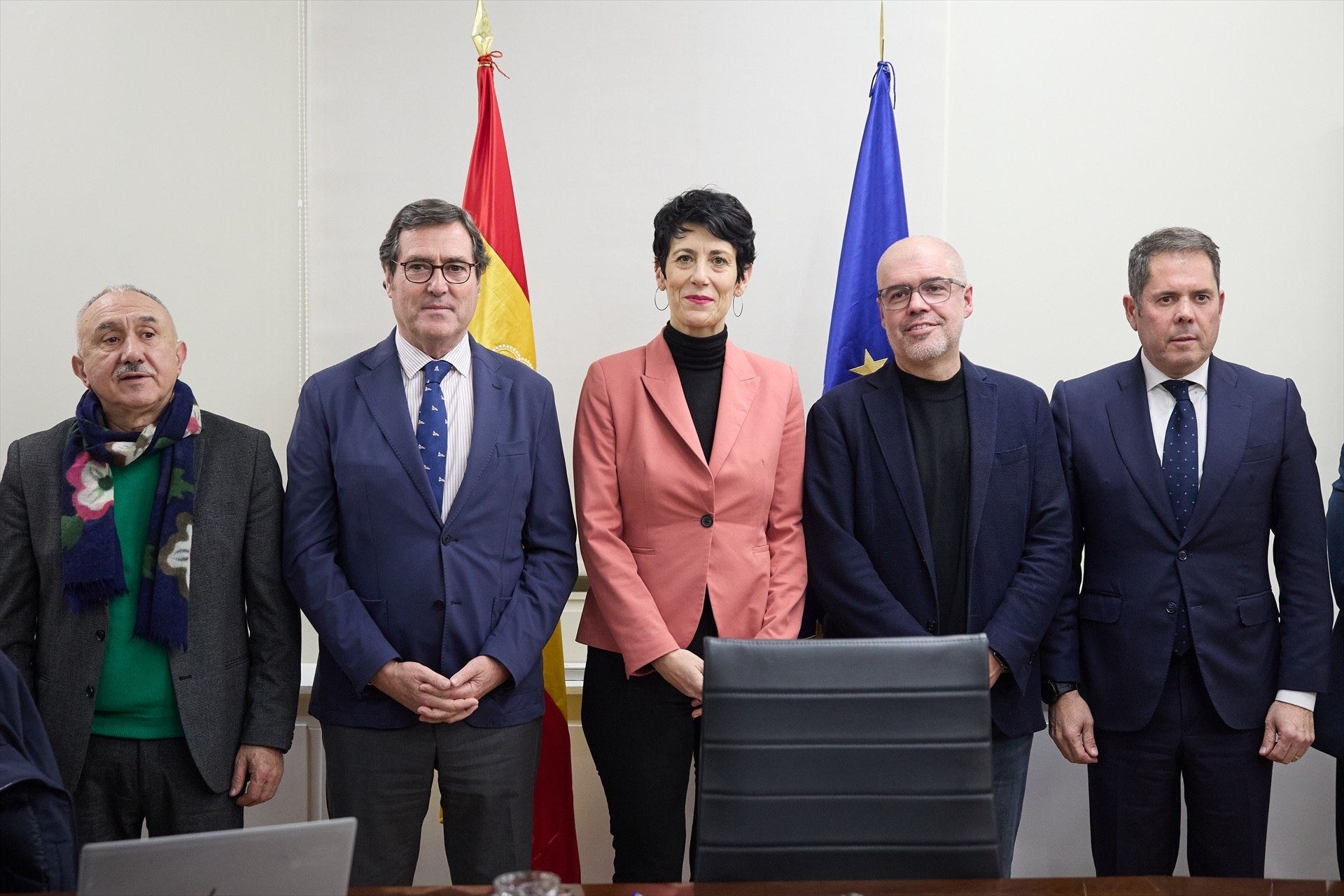 Las subidas del salario mínimo han frenado 163.000 contrataciones, denuncia Cepyme
