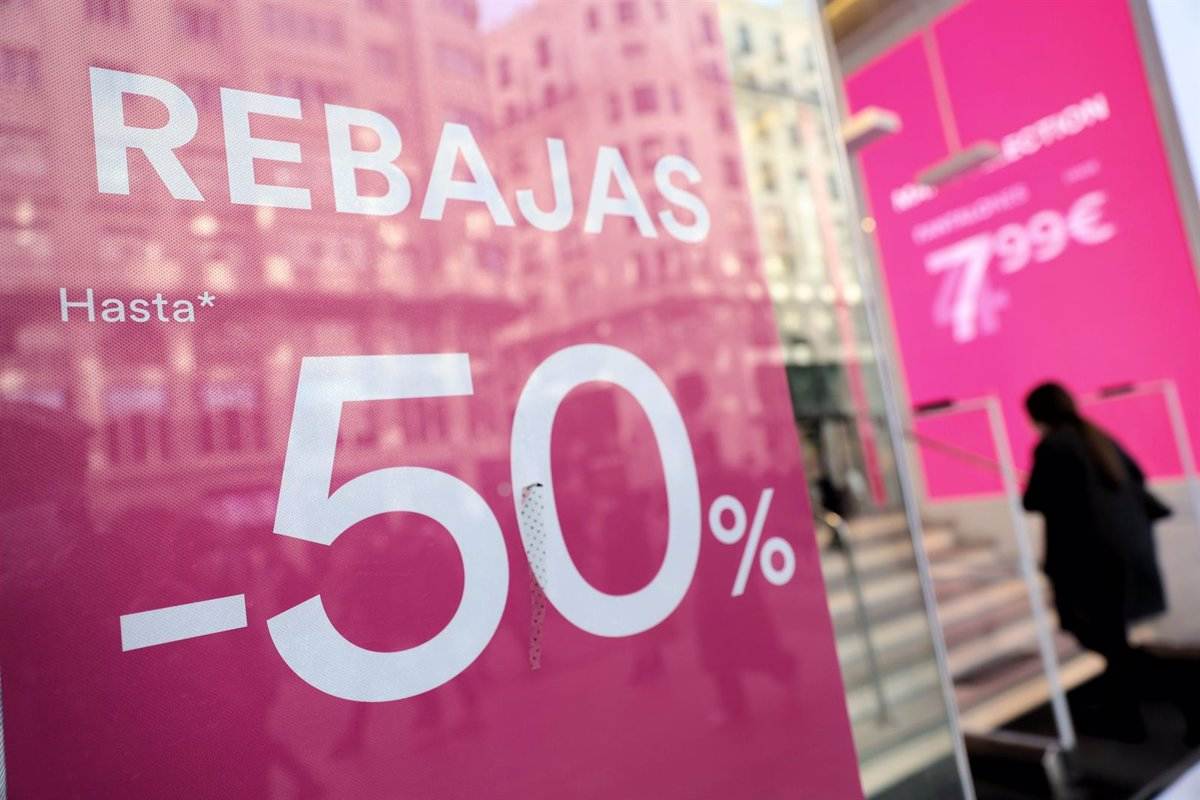 Cuándo empiezan las rebajas de invierno 2024? Las fechas en Zara, Mango, El  Corte Inglés