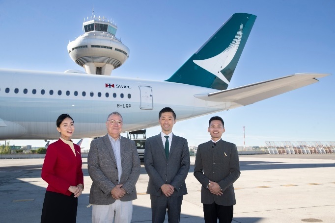 EuropaPress 4724290 cathay pacific reanuda vuelos espana pandemia vuelo inaugural madrid