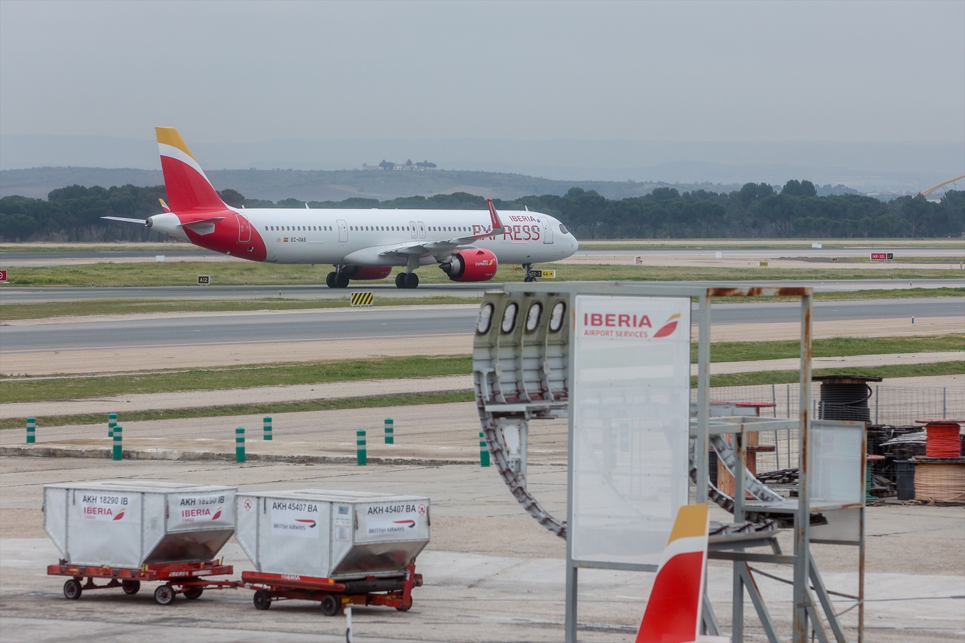 EuropaPress 5663798 avion aerolinea iberia aeropuerto adolfo suarez madrid barajas enero 2024