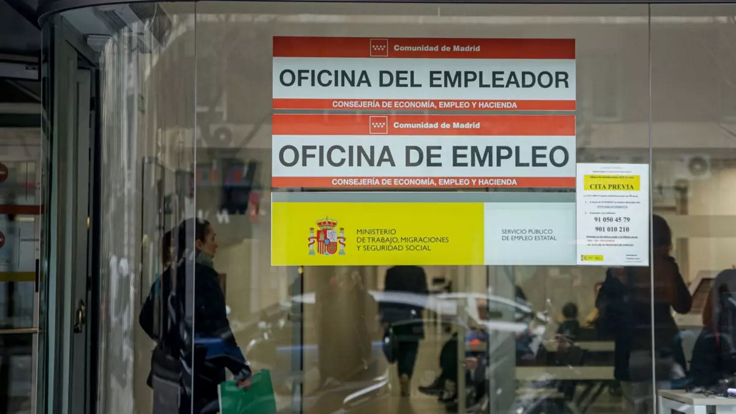 Els contractes temporals marquen mínims, però destaquen els de molt curta durada