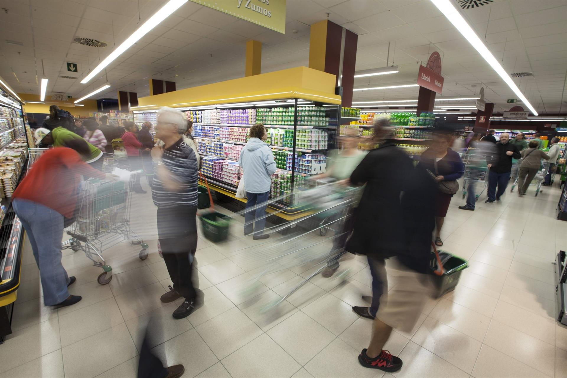 Guerra de marges entre súpers i fabricants en plena crisi pels preus dels aliments