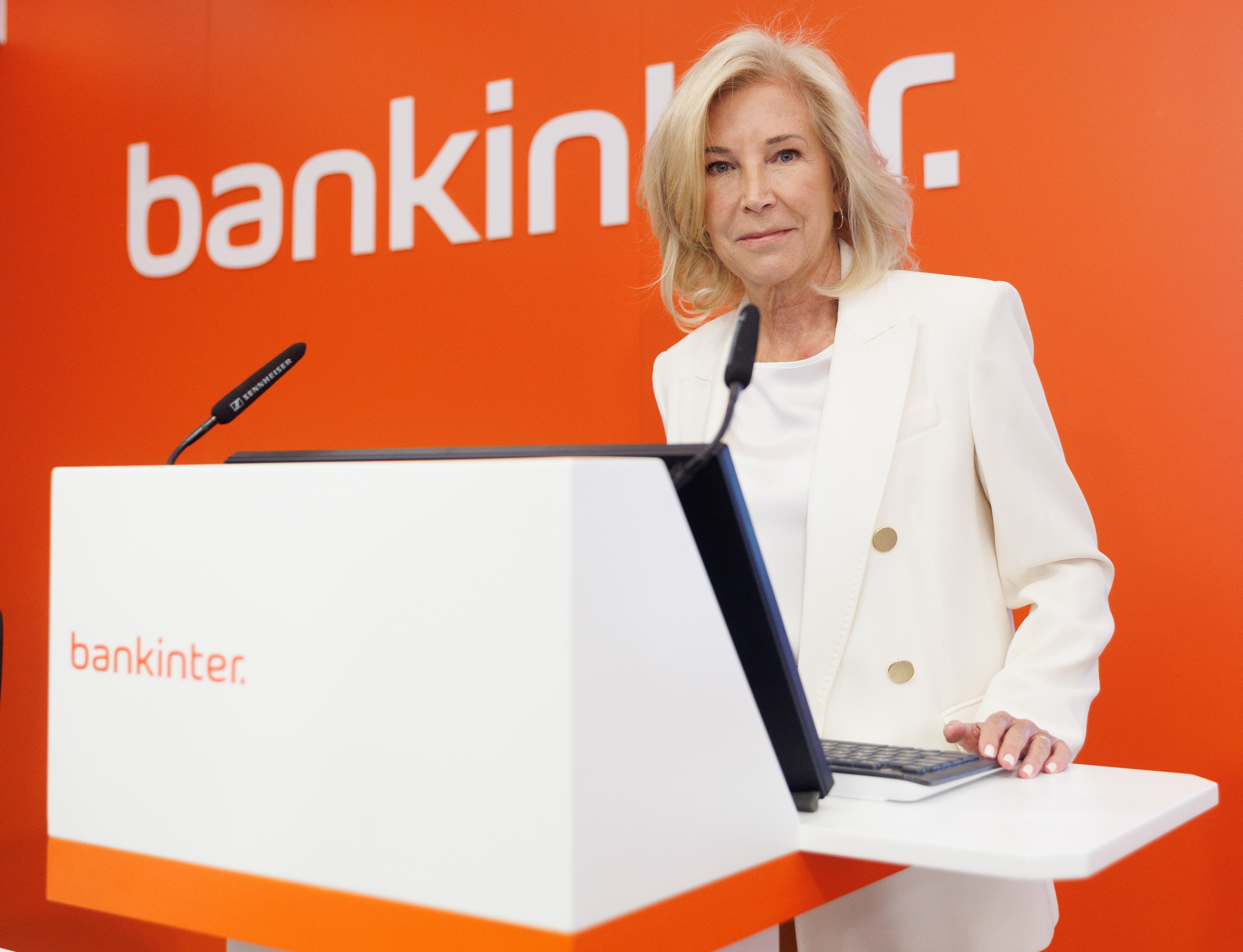 Dancausa se despide como CEO de Bankinter con un beneficio histórico y "la espina" de la bolsa