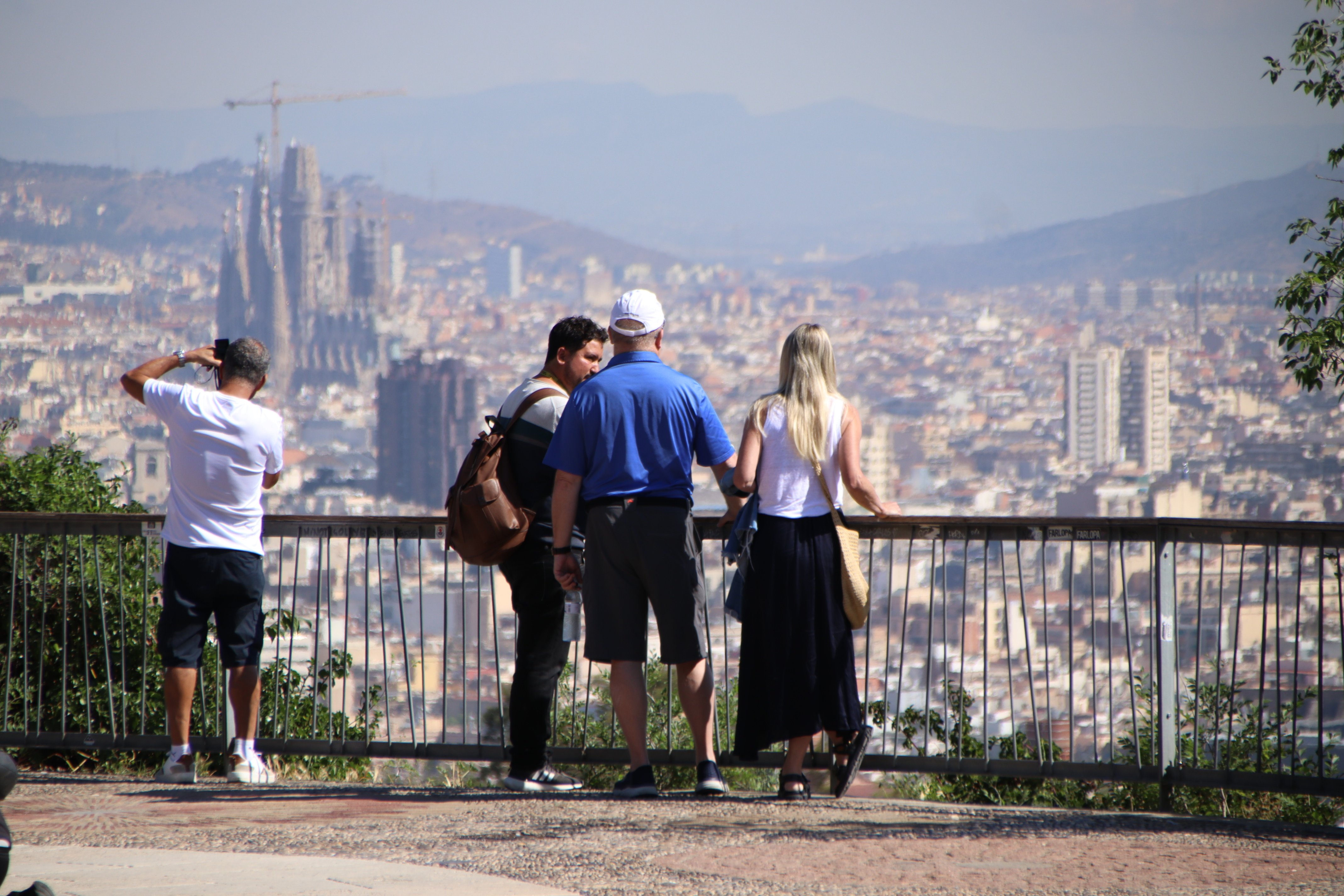 Barcelona rep un 6,9% menys de turistes que abans de la pandèmia, però la seva despesa creix un 14,7%