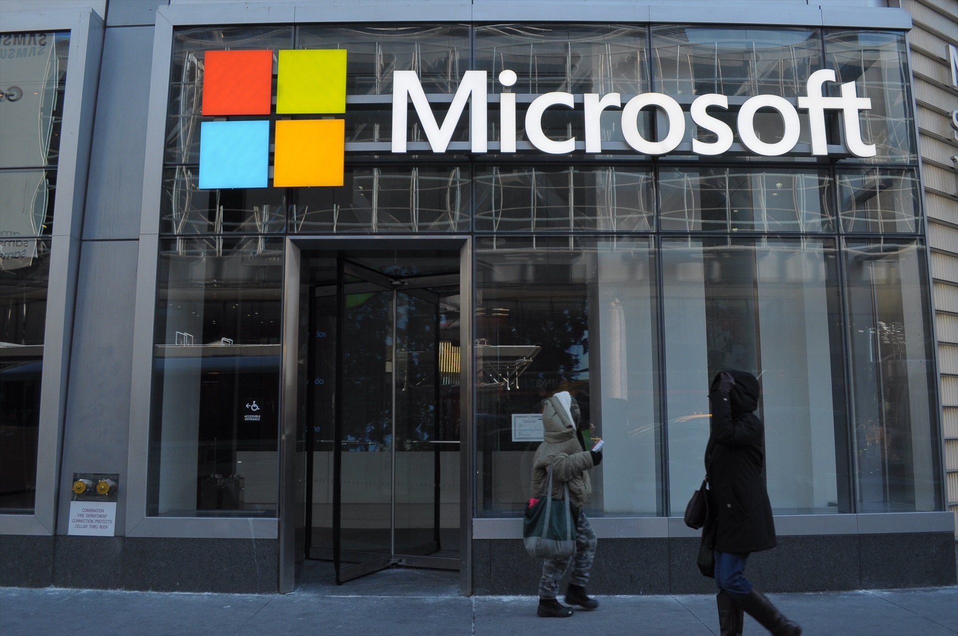 La inteligencia artificial impulsa a Microsoft a ganar un 30% más, 40.718 millones en 6 meses