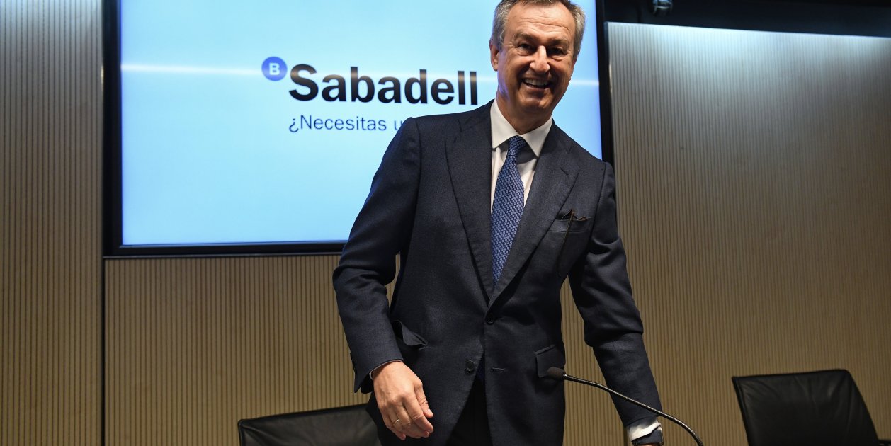 Sabadell alcanza los 1.300 millones de beneficios en 2023, un resultado ...