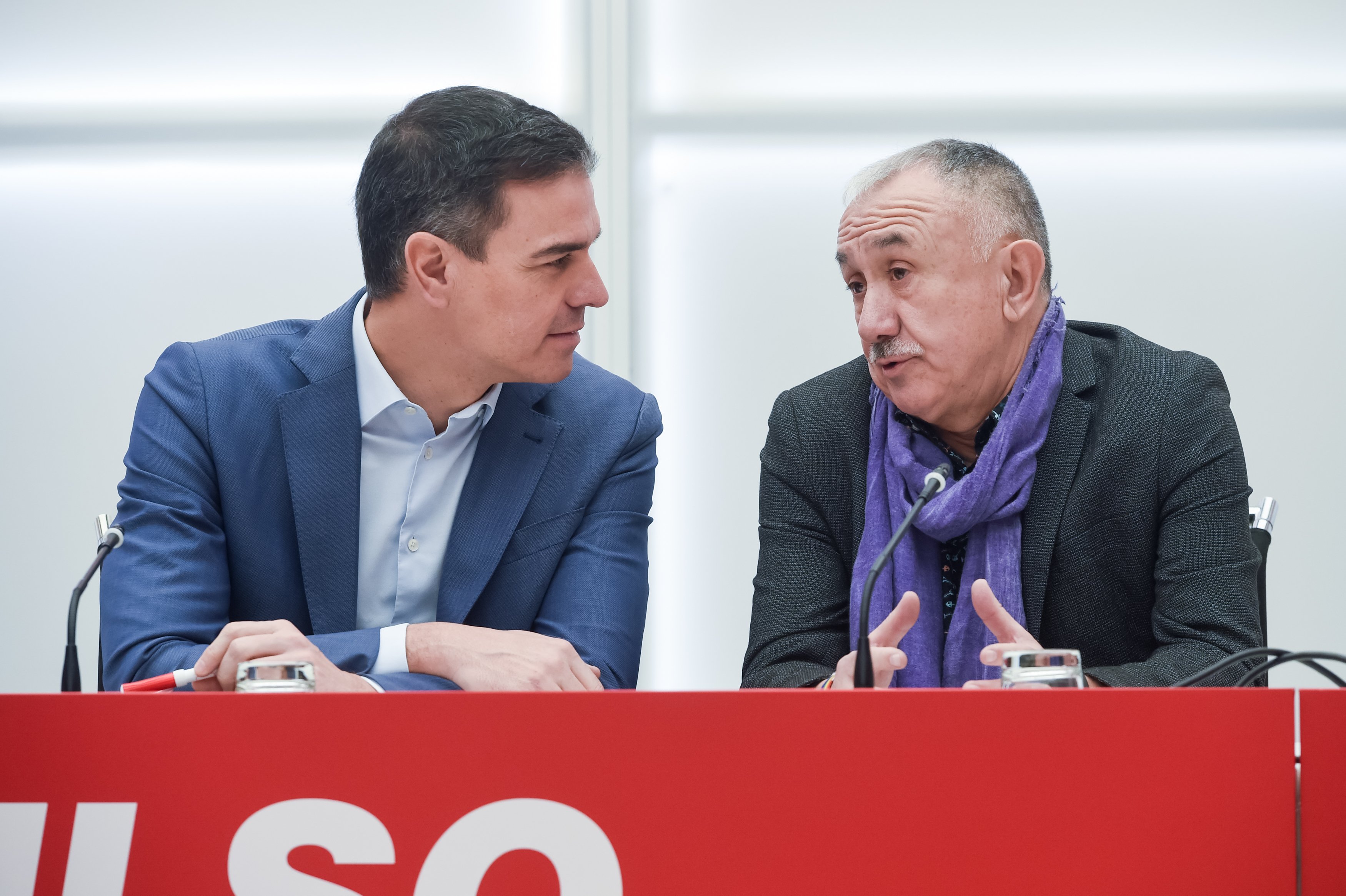 Sánchez busca el acuerdo de la CEOE para la reducción de la jornada laboral