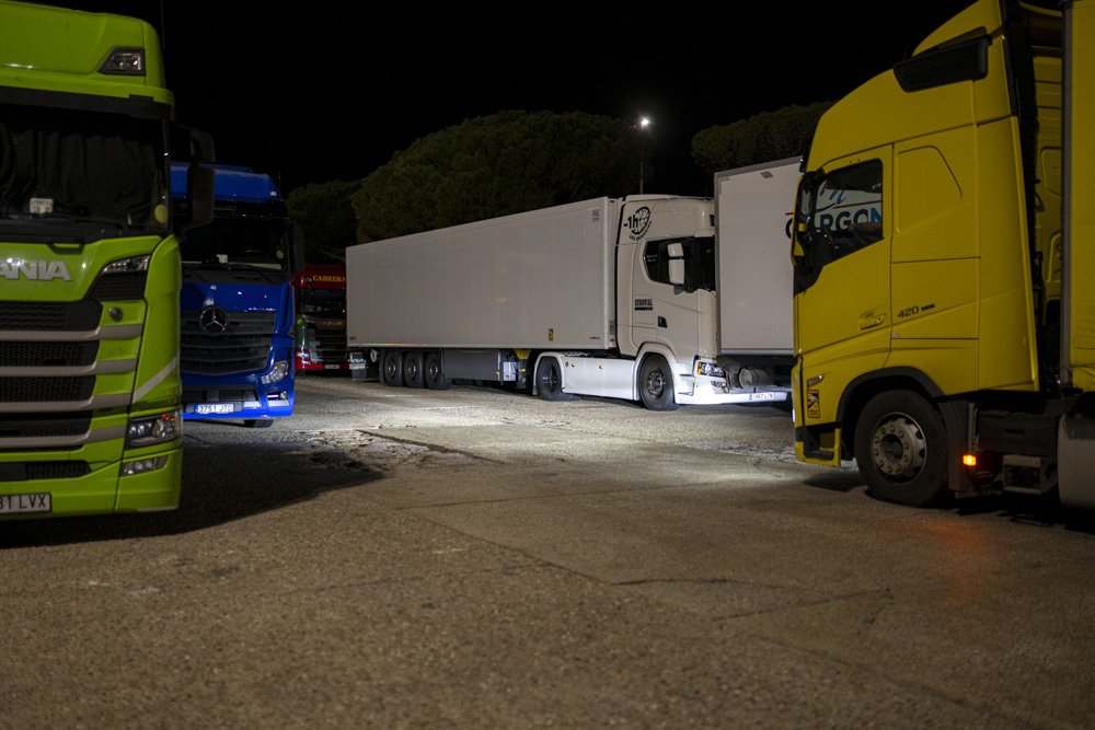 Transportistes autònoms i pimes s'uneixen als agricultors amb una aturada estatal indefinida