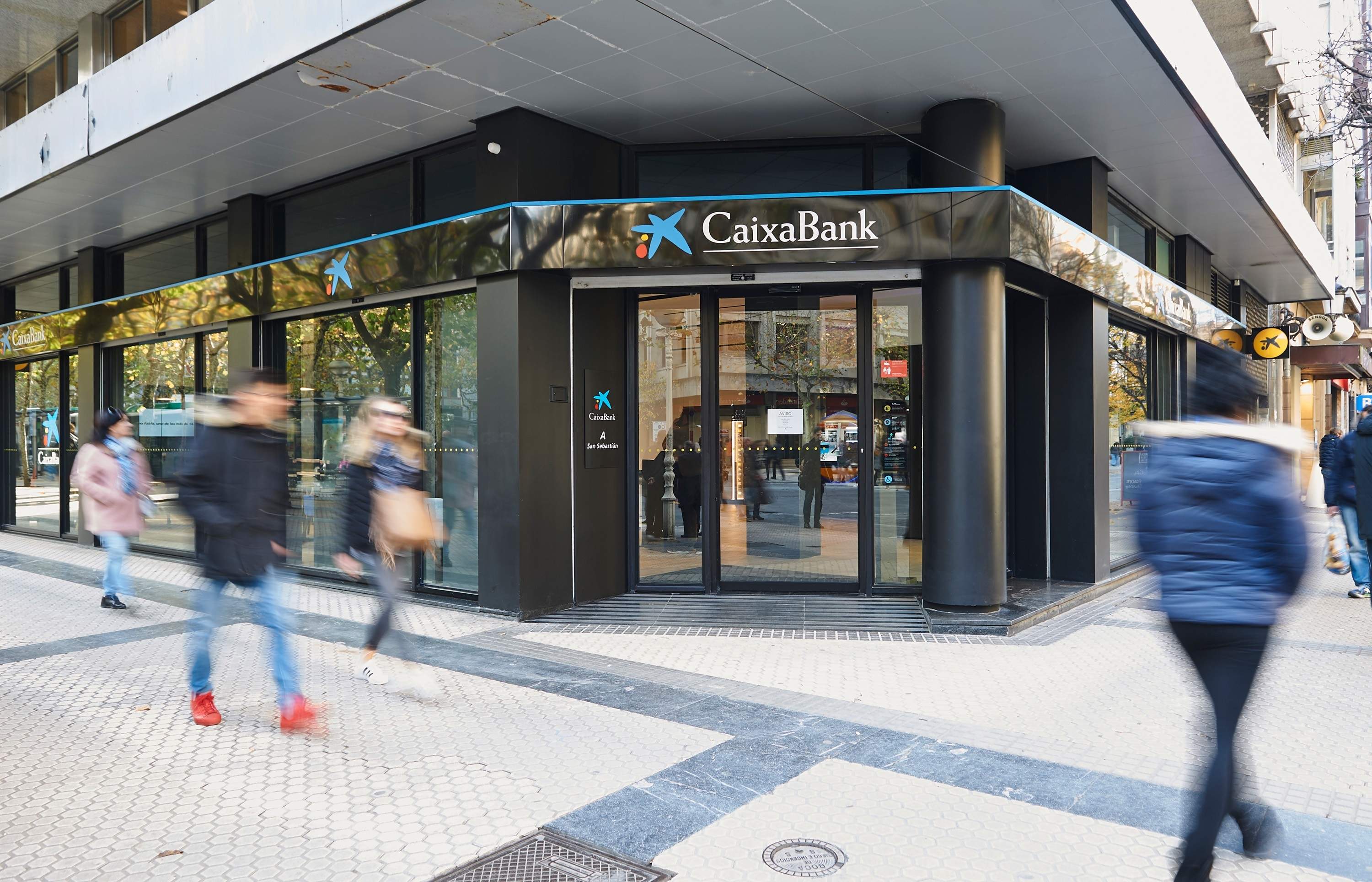 CaixaBank ya tiene las mismas oficinas que antes de la fusión con Bankia