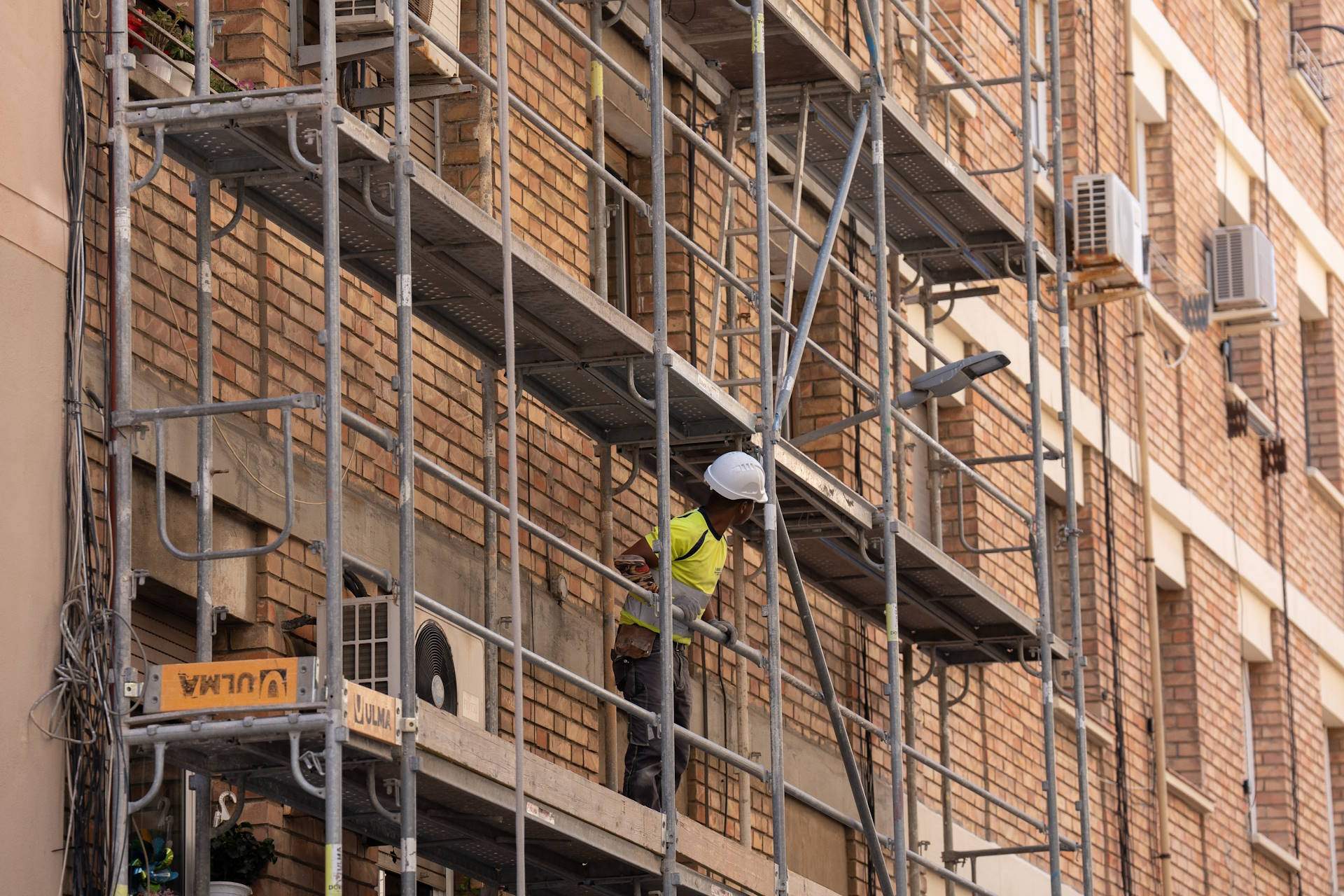 europapress obrero subido andamios obra