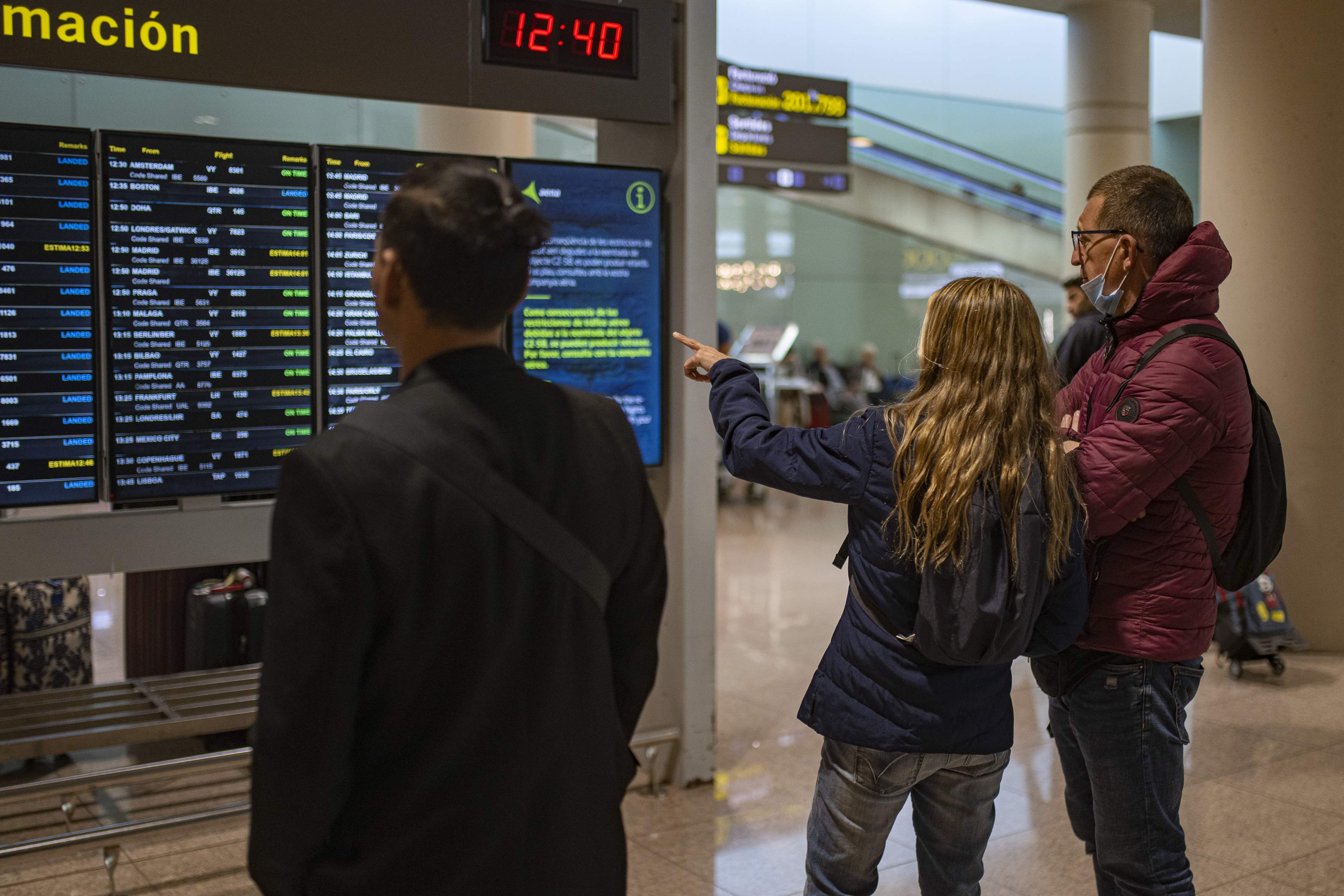 Más de un millón de pasajeros que vuelan de Barcelona a Asia deben hacer escala