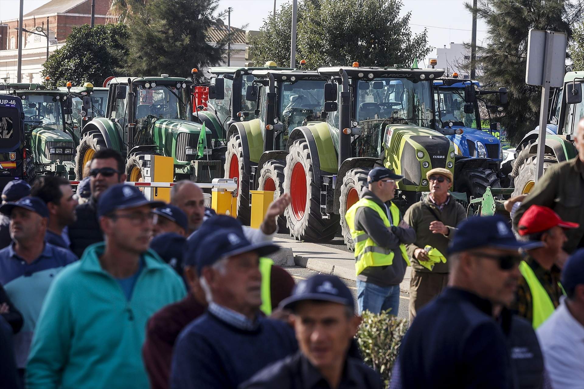 EuropaPress 5775207 tractores cortan paso decimoseptima jornada protestas tractores carreteras