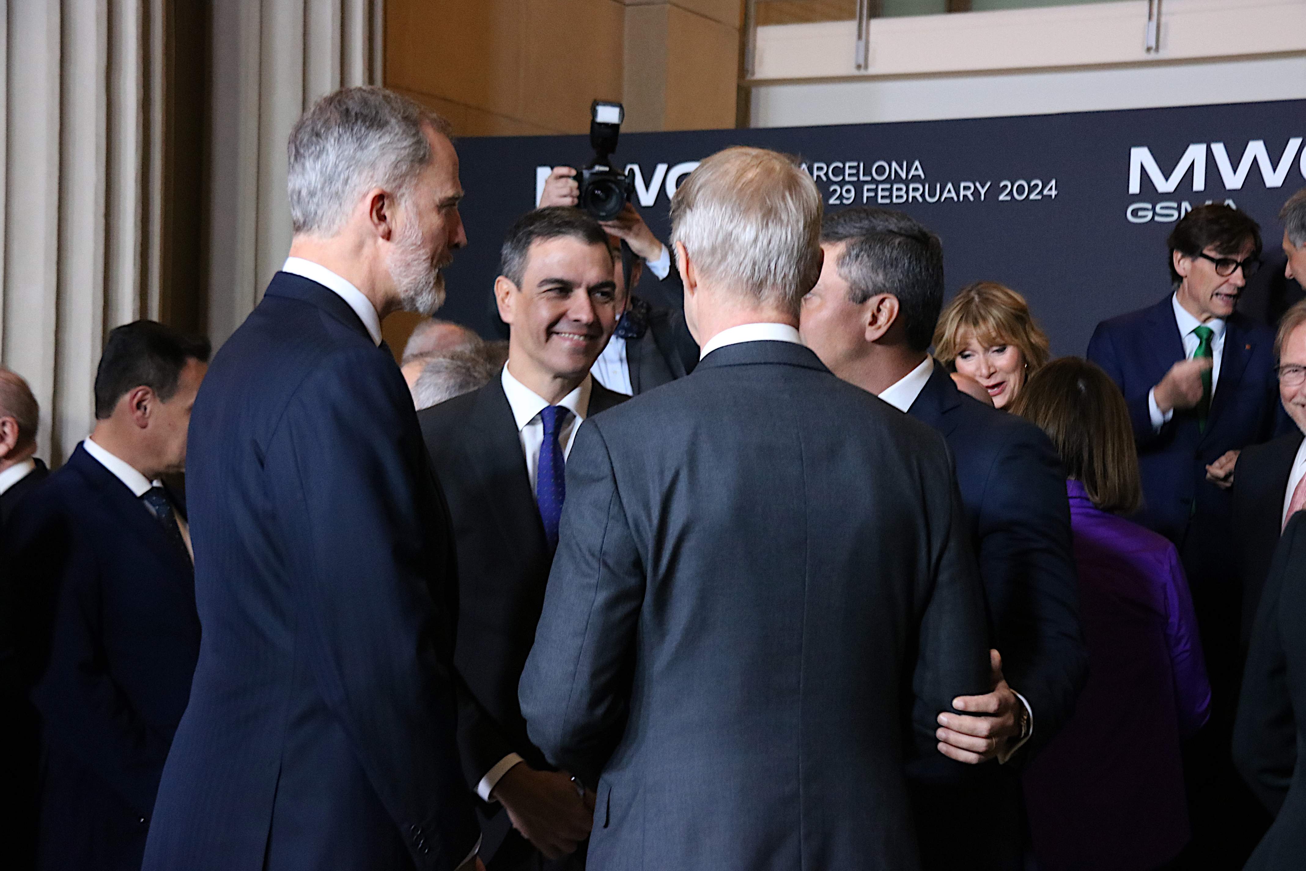Sánchez anuncia que España tendrá un "gran modelo" de lenguaje de IA en las lenguas cooficiales