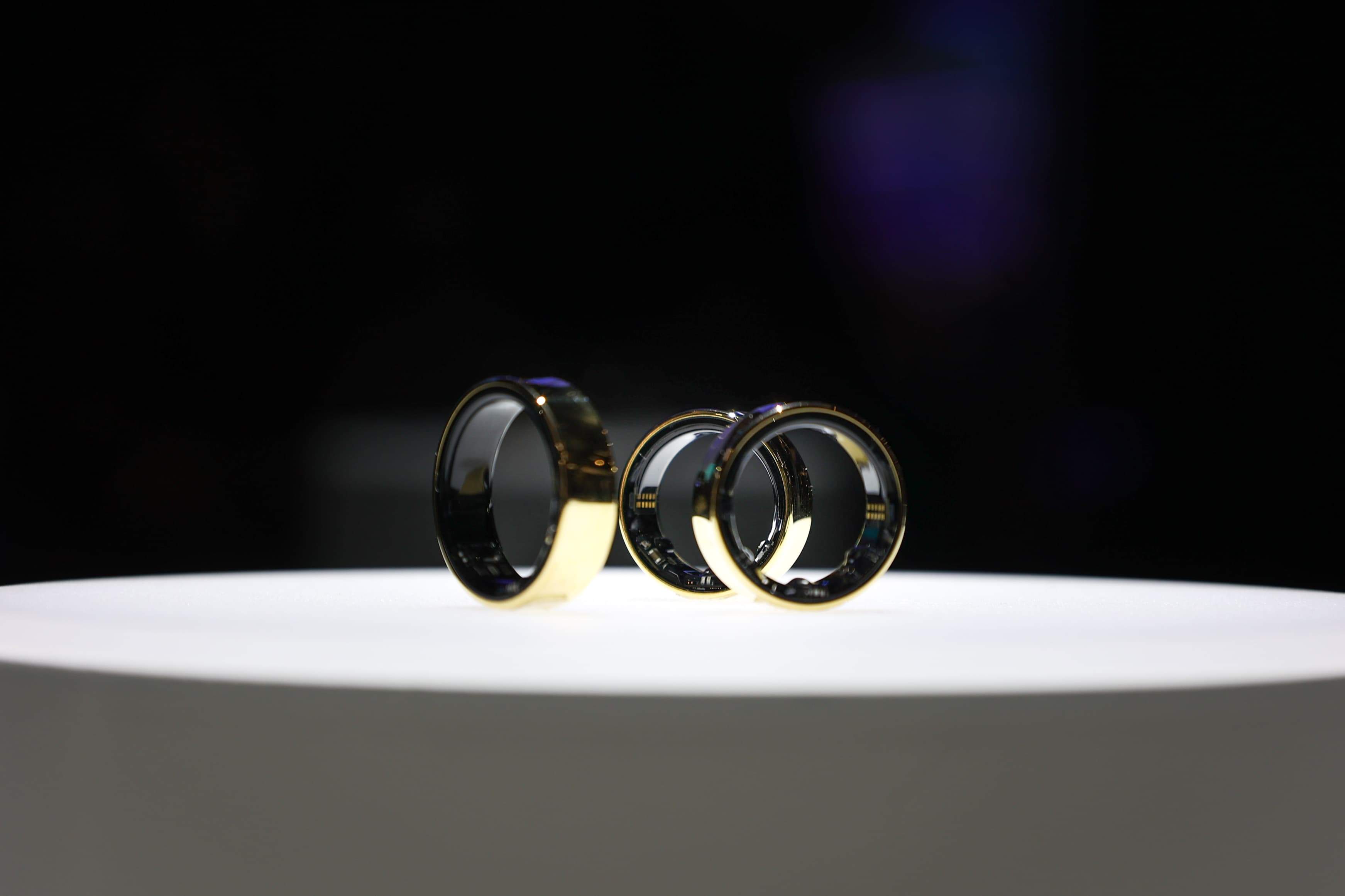 De los relojes a las joyas: Samsung presenta el Galaxy Ring, su primer anillo inteligente