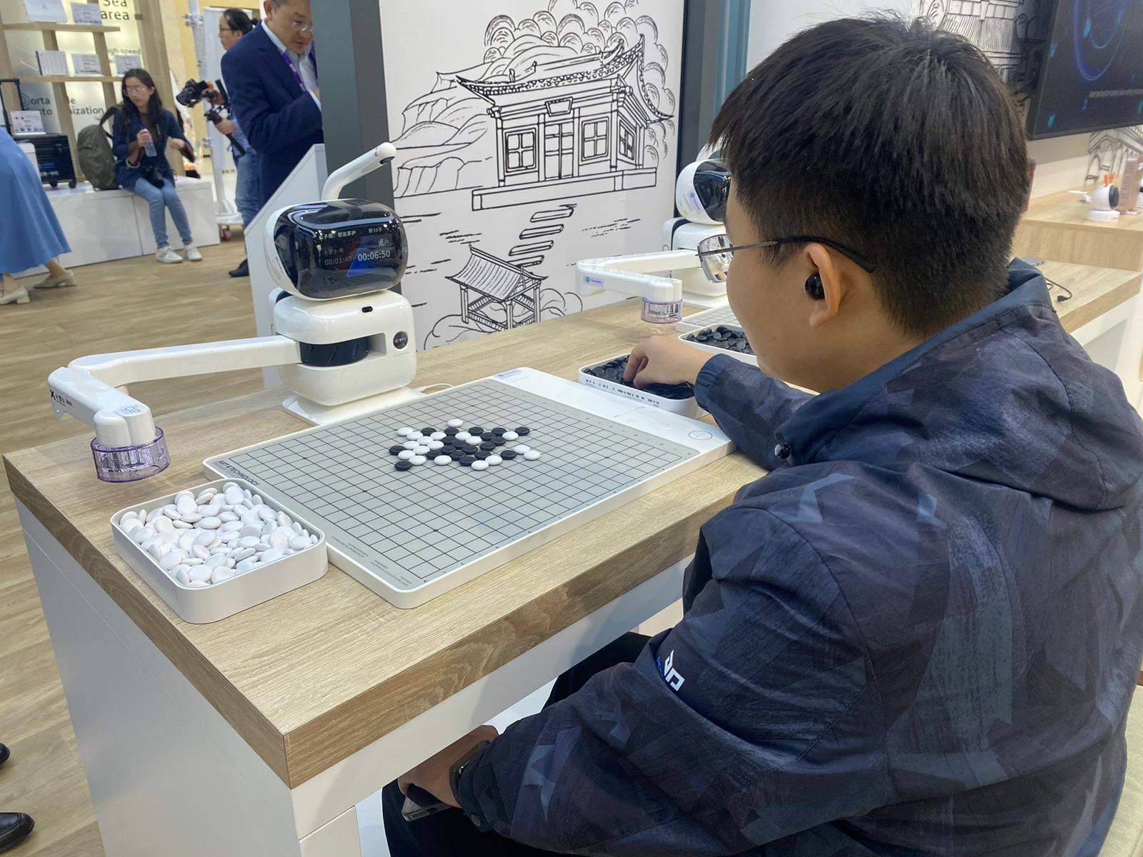 MWC 2024 | China Mobile reinventa los juegos de mesa para jugar solo después de la covid