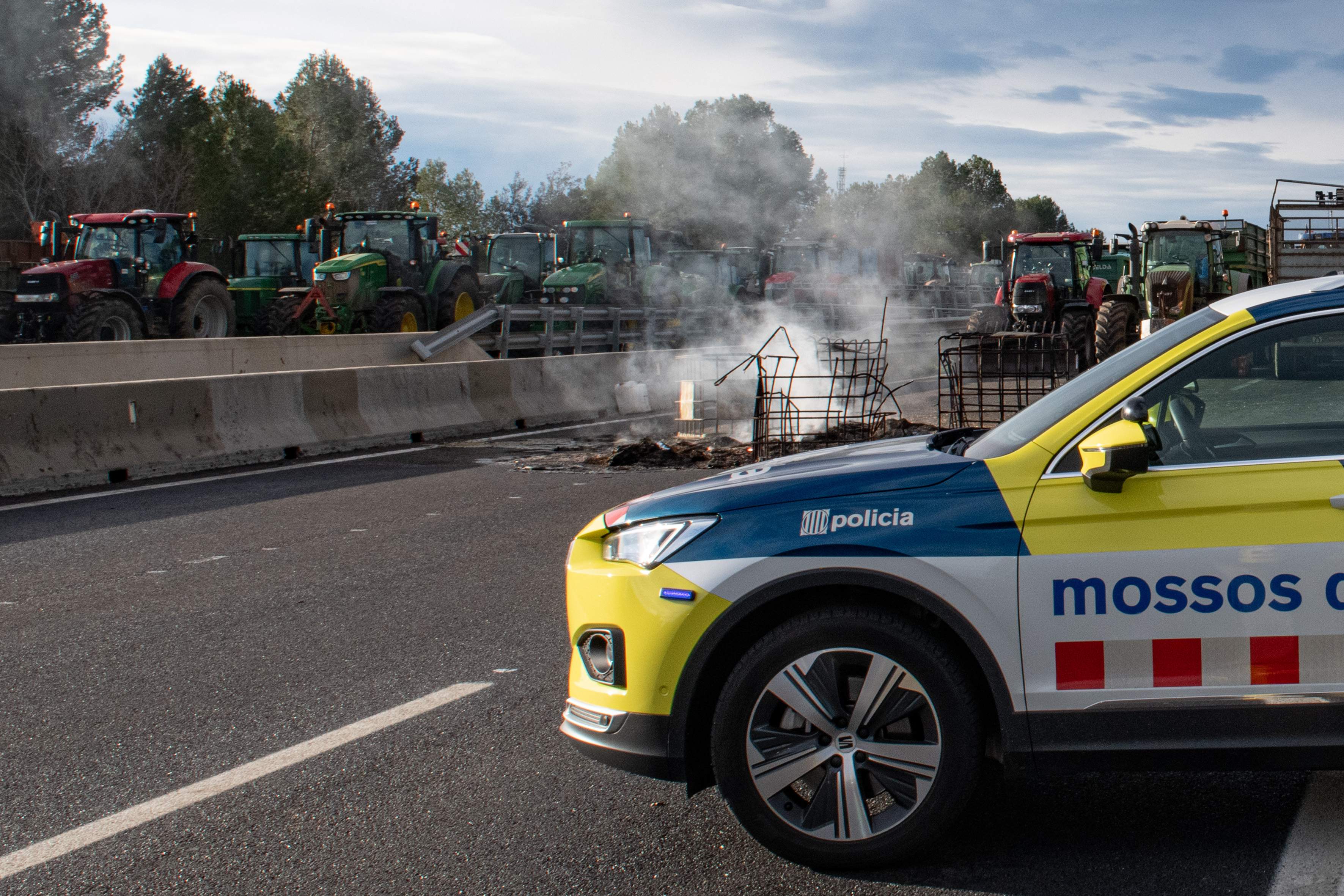 Los payeses suspenden los cortes de carreteras